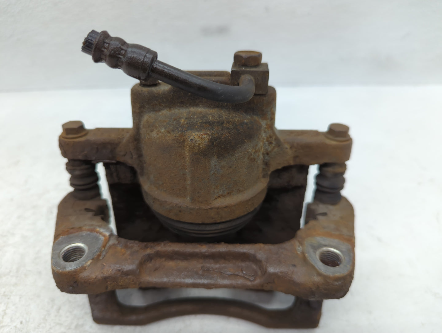 2008-2016 Chrysler Town & Country Front Driver Left Brake Caliper 938352 - Oemusedautoparts1.com