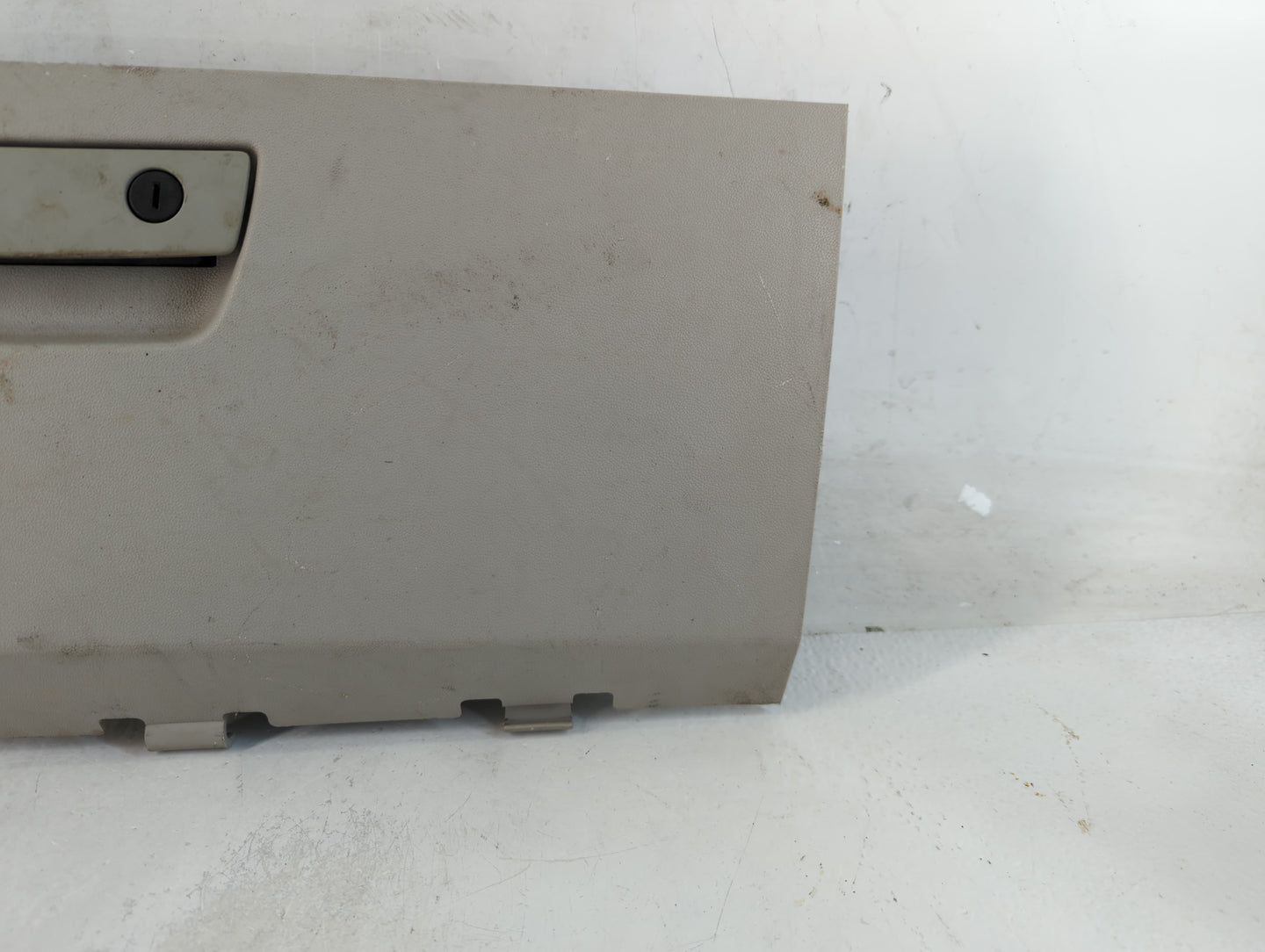 2008 Chrysler Town & Country Passenger Glove Box Door Storage Compartment 938361 - Oemusedautoparts1.com