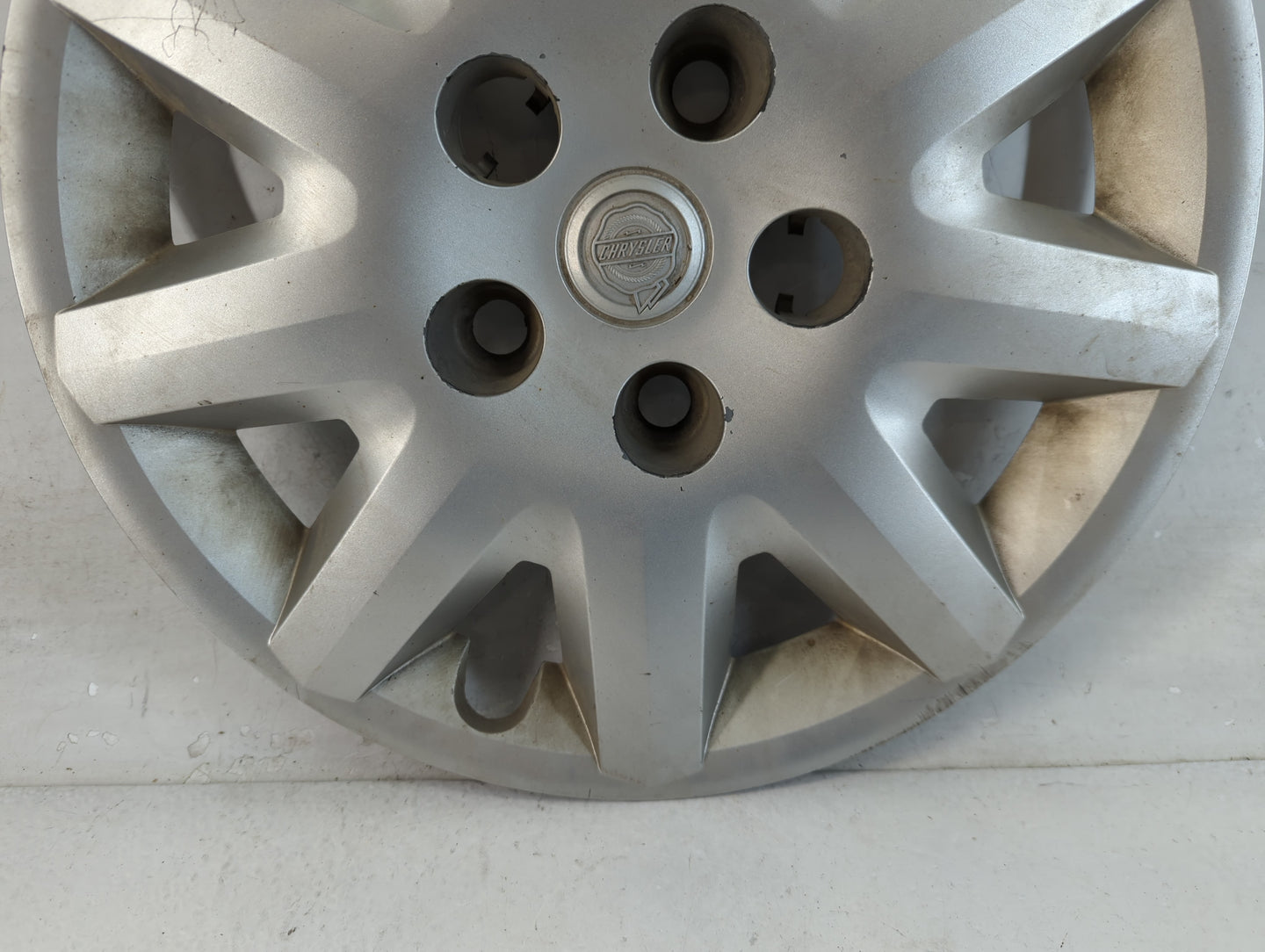 2008-2010 Chrysler Town & Country Hubcap Wheel Cover - Oemusedautoparts1.com
