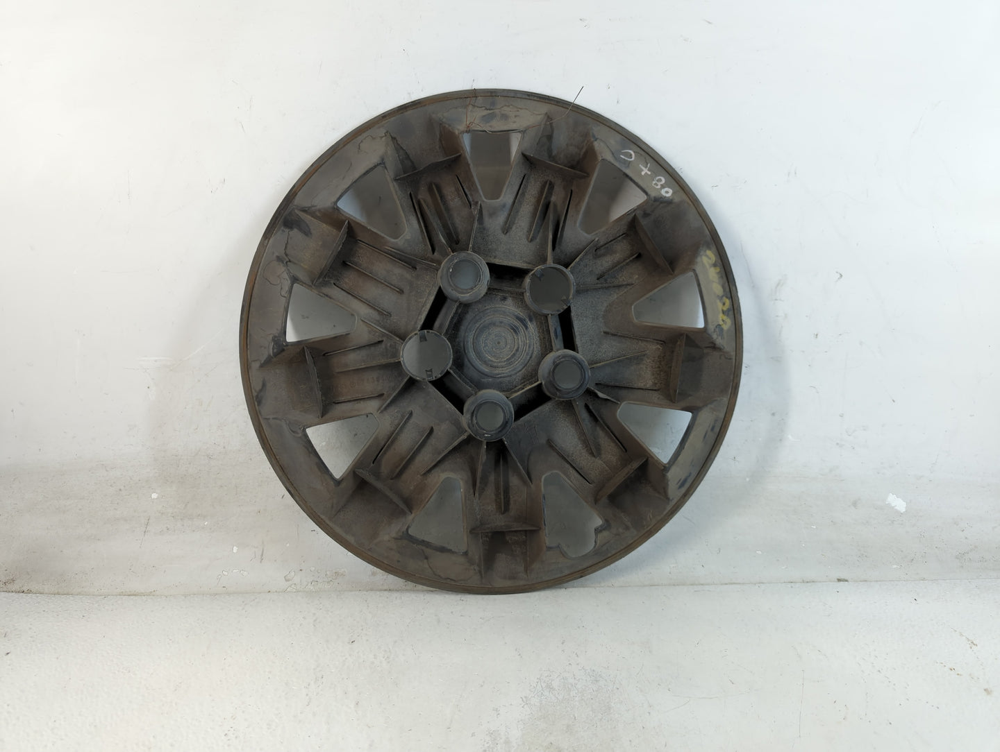 2008-2010 Chrysler Town & Country Hubcap Wheel Cover - Oemusedautoparts1.com