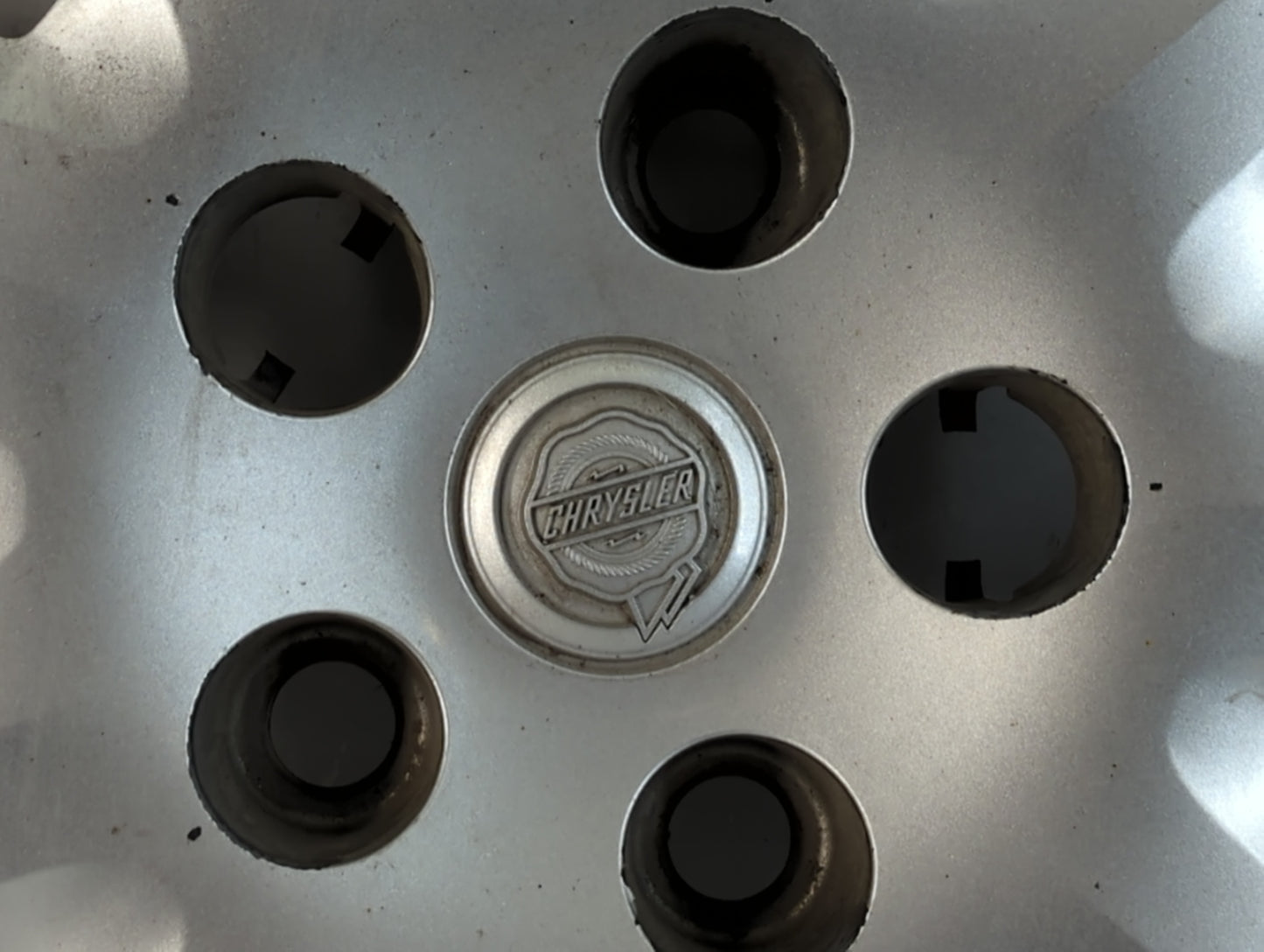 2008-2010 Chrysler Town & Country Hubcap Wheel Cover - Oemusedautoparts1.com