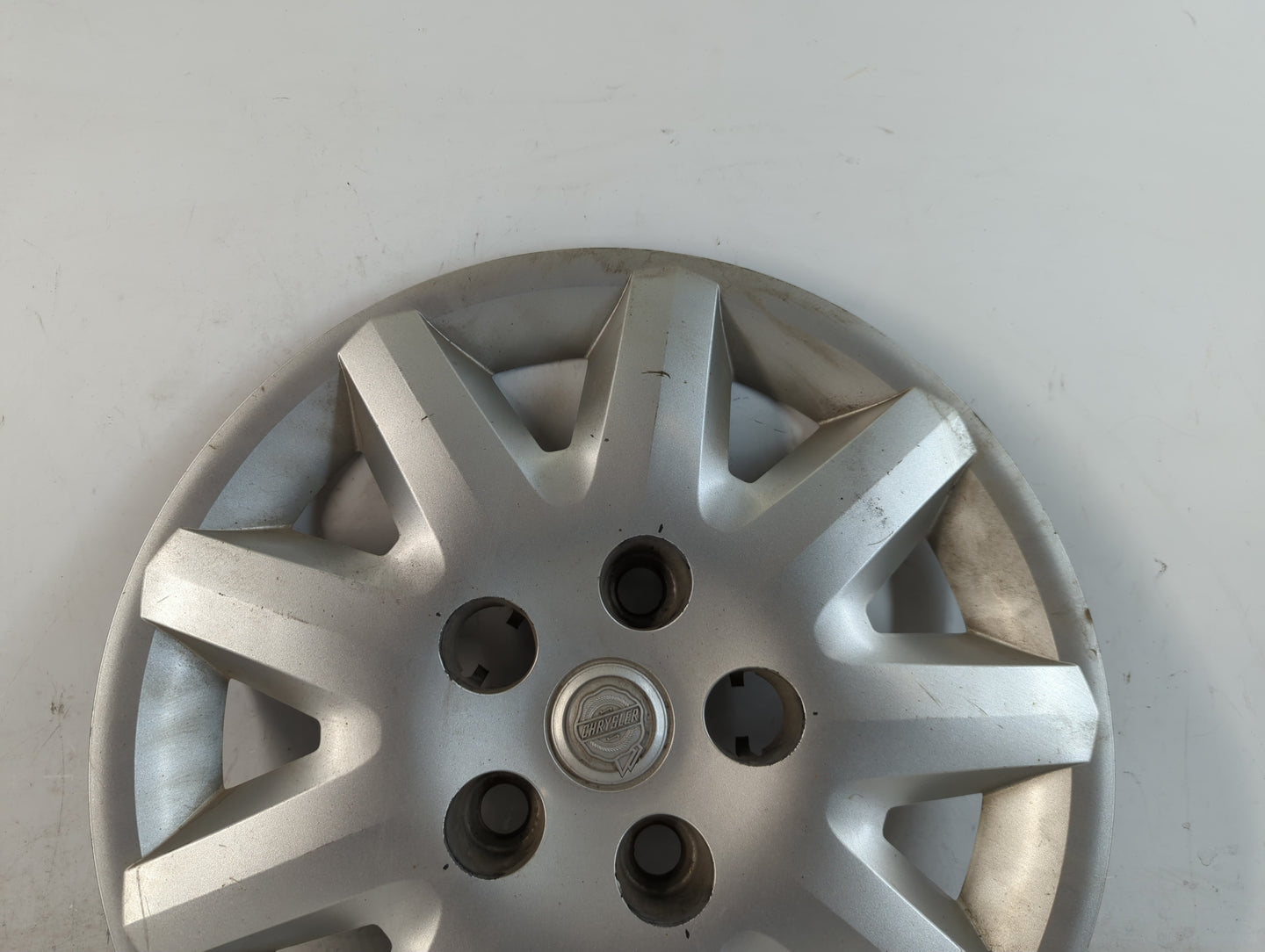 2008-2010 Chrysler Town & Country Hubcap Wheel Cover - Oemusedautoparts1.com