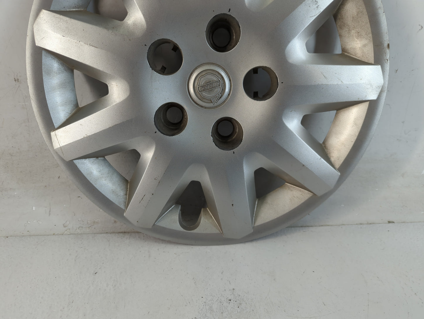 2008-2010 Chrysler Town & Country Hubcap Wheel Cover - Oemusedautoparts1.com