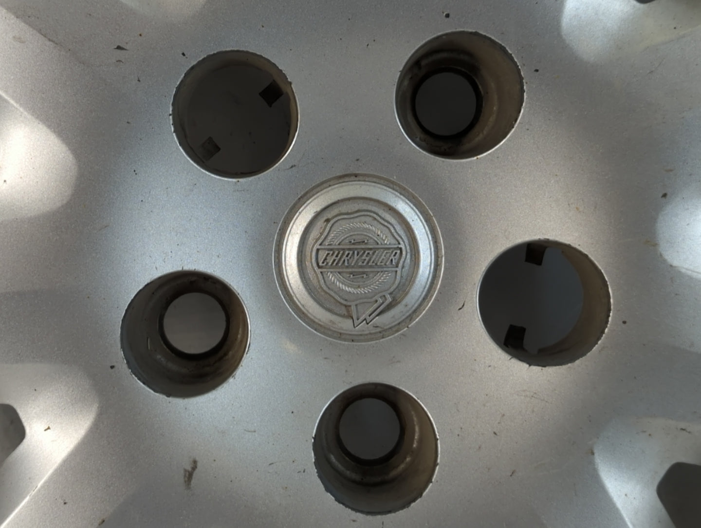 2008-2010 Chrysler Town & Country Hubcap Wheel Cover - Oemusedautoparts1.com