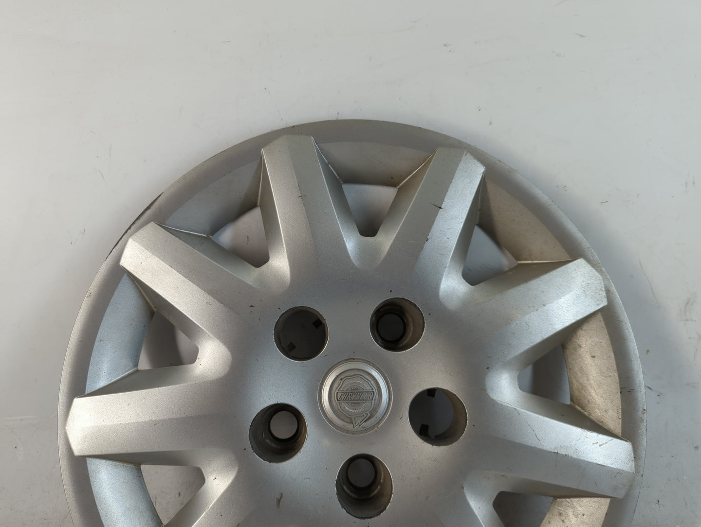2008-2010 Chrysler Town & Country Hubcap Wheel Cover - Oemusedautoparts1.com