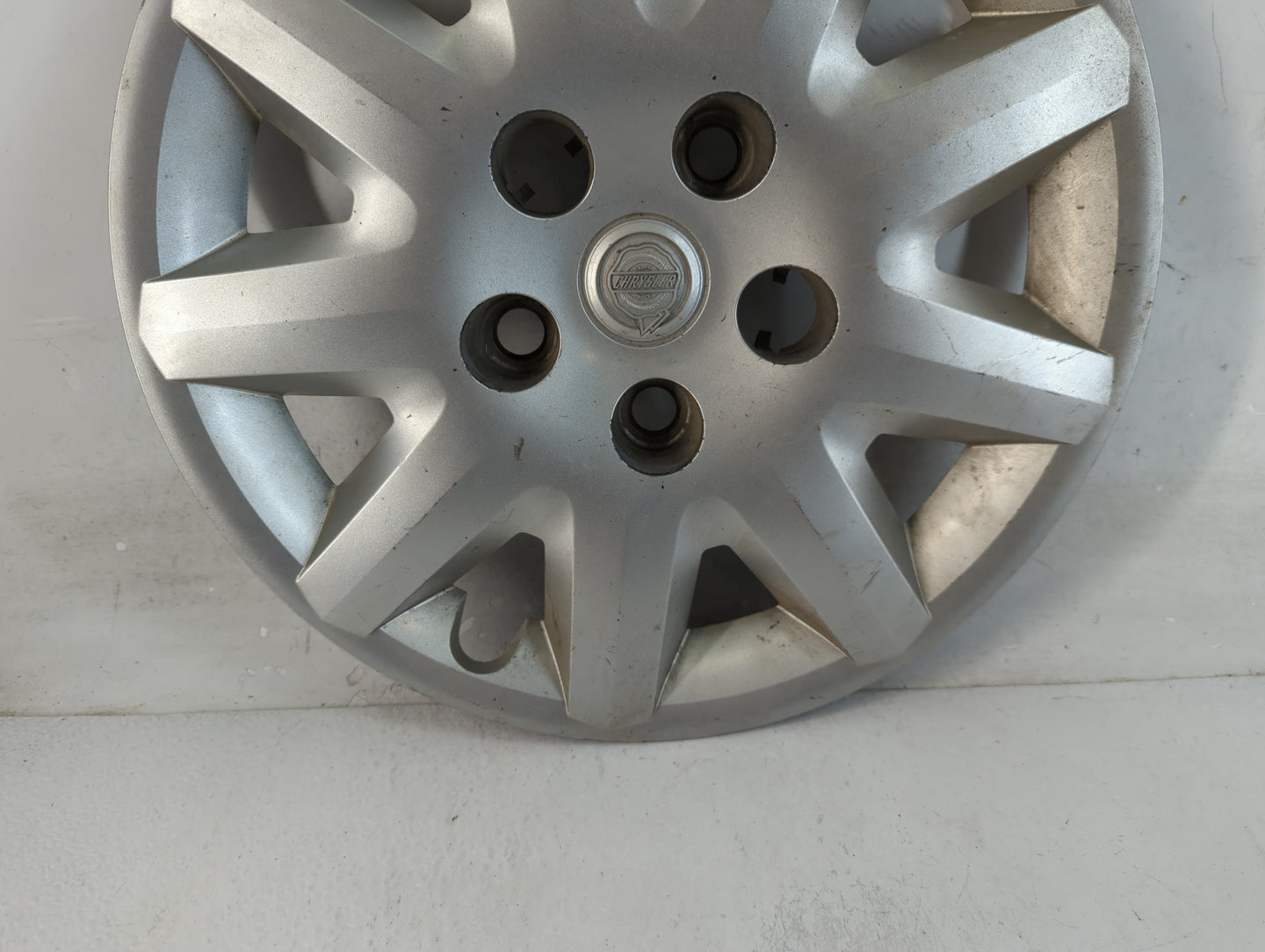 2008-2010 Chrysler Town & Country Hubcap Wheel Cover - Oemusedautoparts1.com