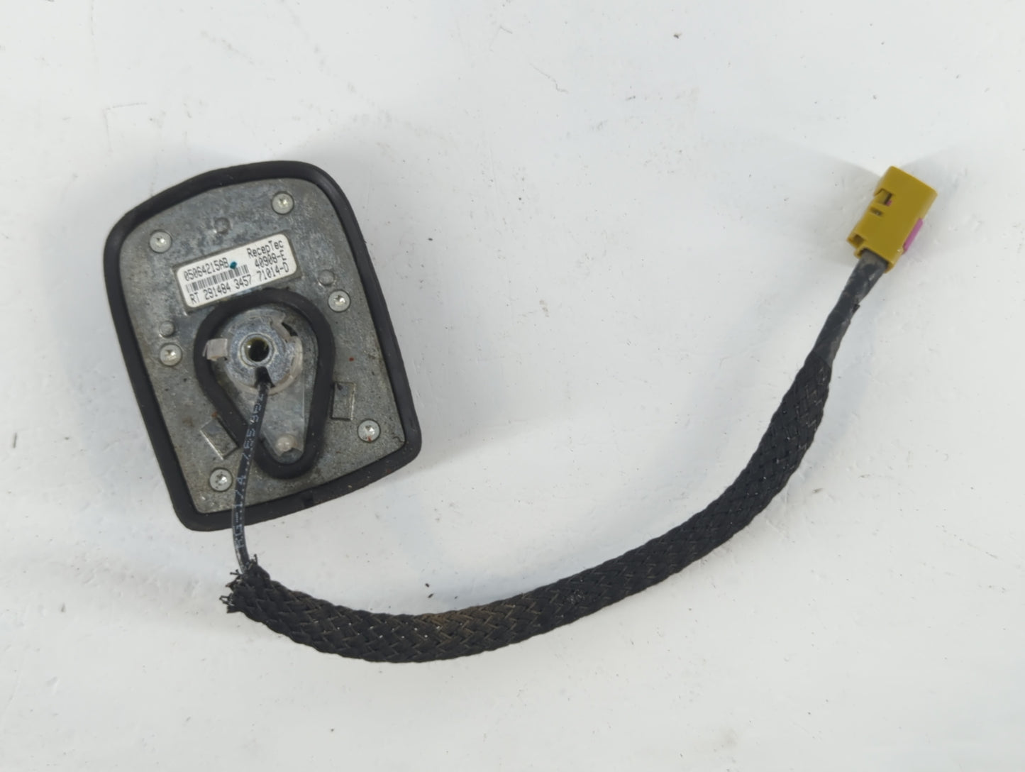 2008 Chrysler Town & Country Radio Antenna Mast 938668 - Oemusedautoparts1.com