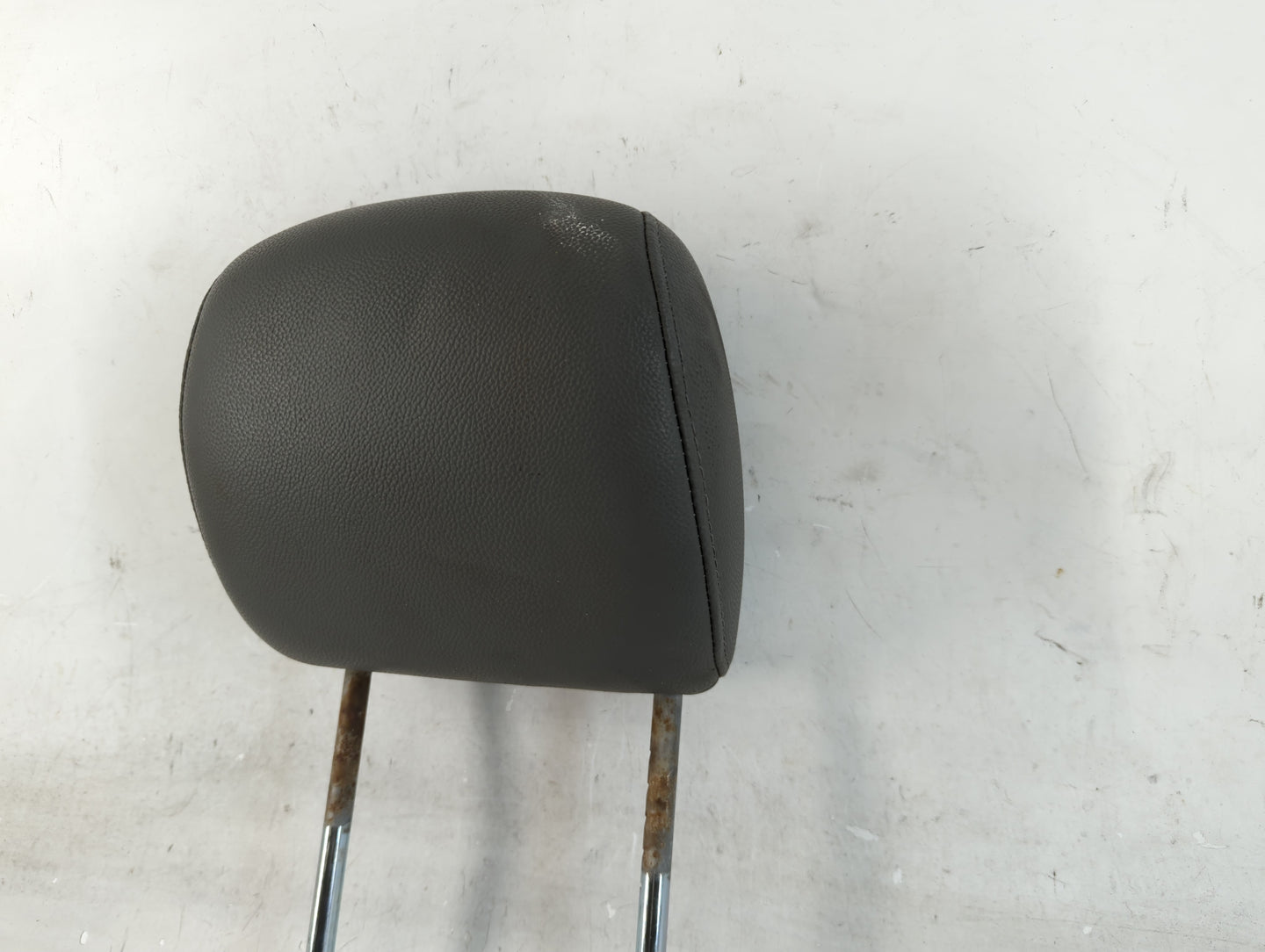 2008 Chrysler Town & Country Headrest Head Rest Front Driver Passenger Seat Fits OEM Used Auto Parts - Oemusedautoparts1.com