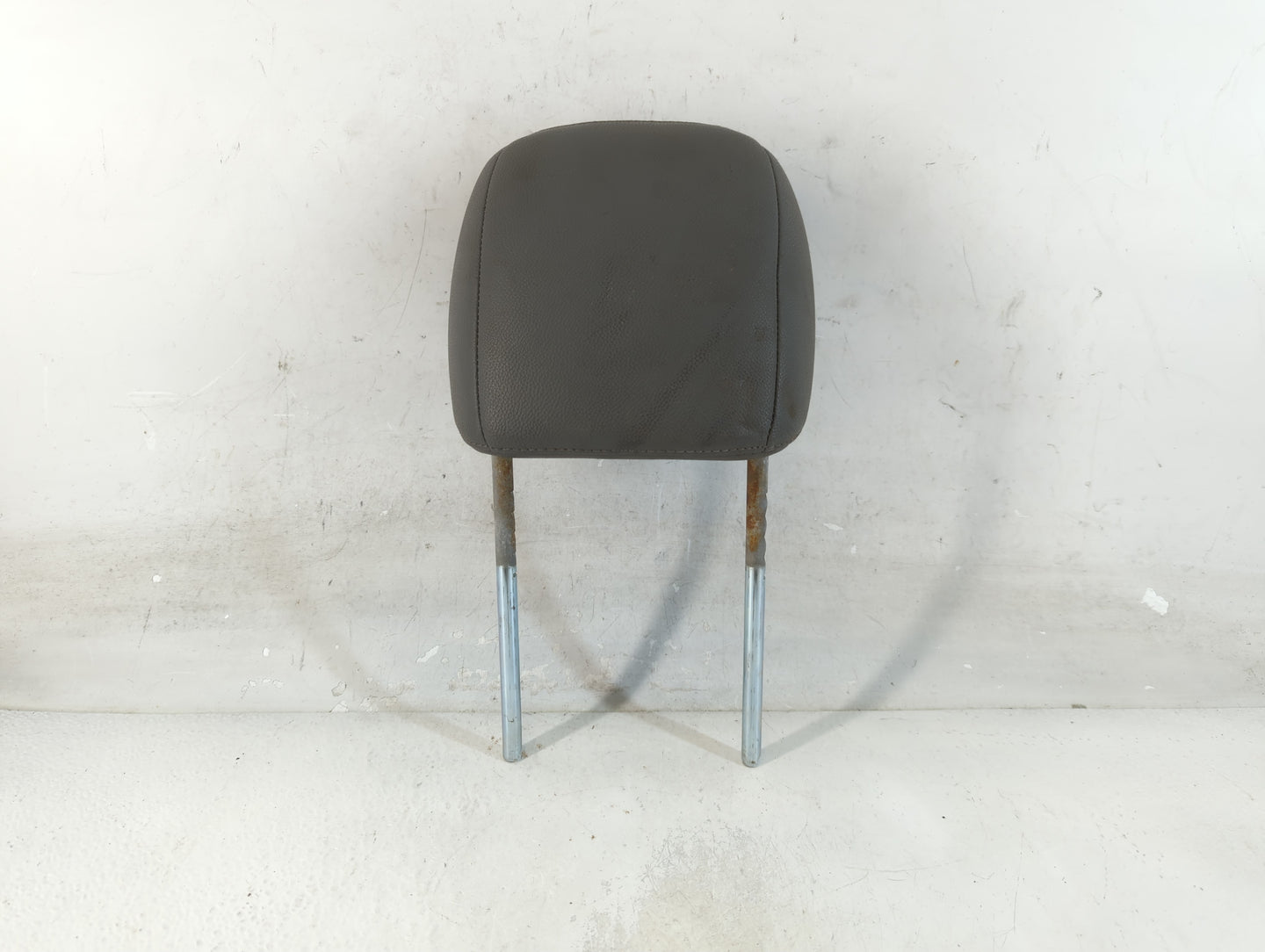 2008 Chrysler Town & Country Headrest Head Rest Front Driver Passenger Seat Fits OEM Used Auto Parts - Oemusedautoparts1.com