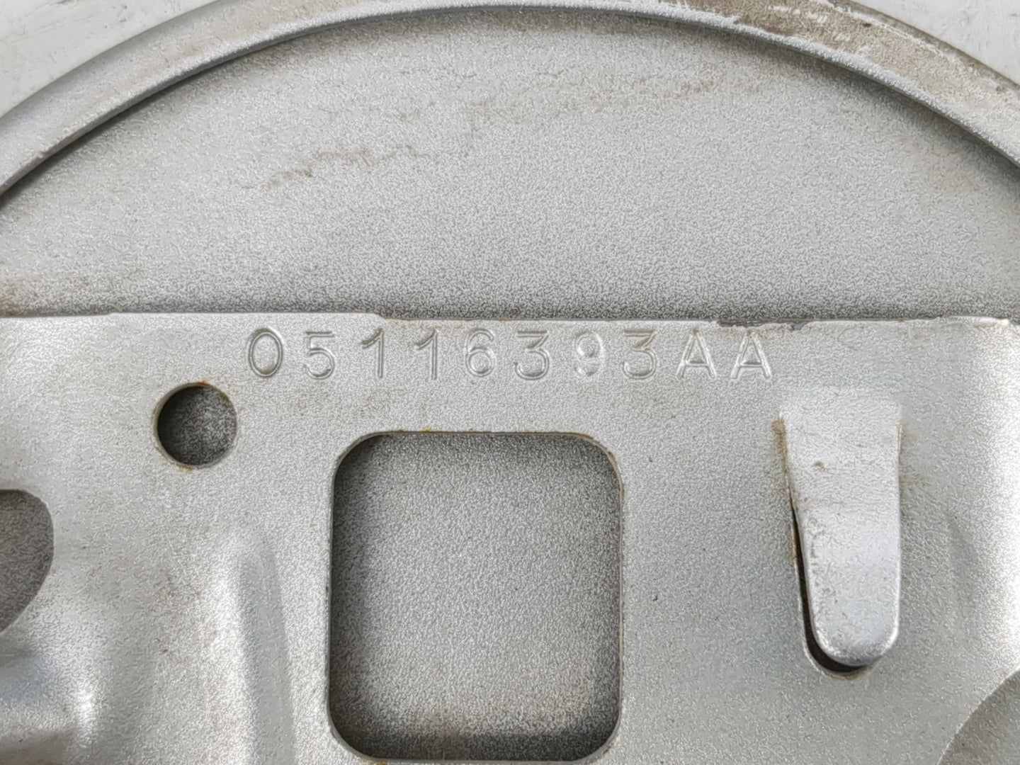 2008 Chrysler Town & Country Fuel Tank Door Lid Gas Tank Silver - Oemusedautoparts1.com