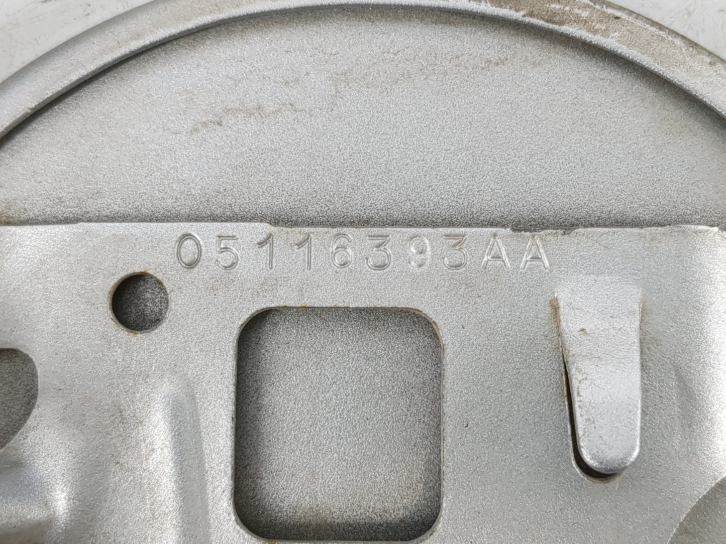 2008 Chrysler Town & Country Fuel Tank Door Lid Gas Tank Silver - Oemusedautoparts1.com