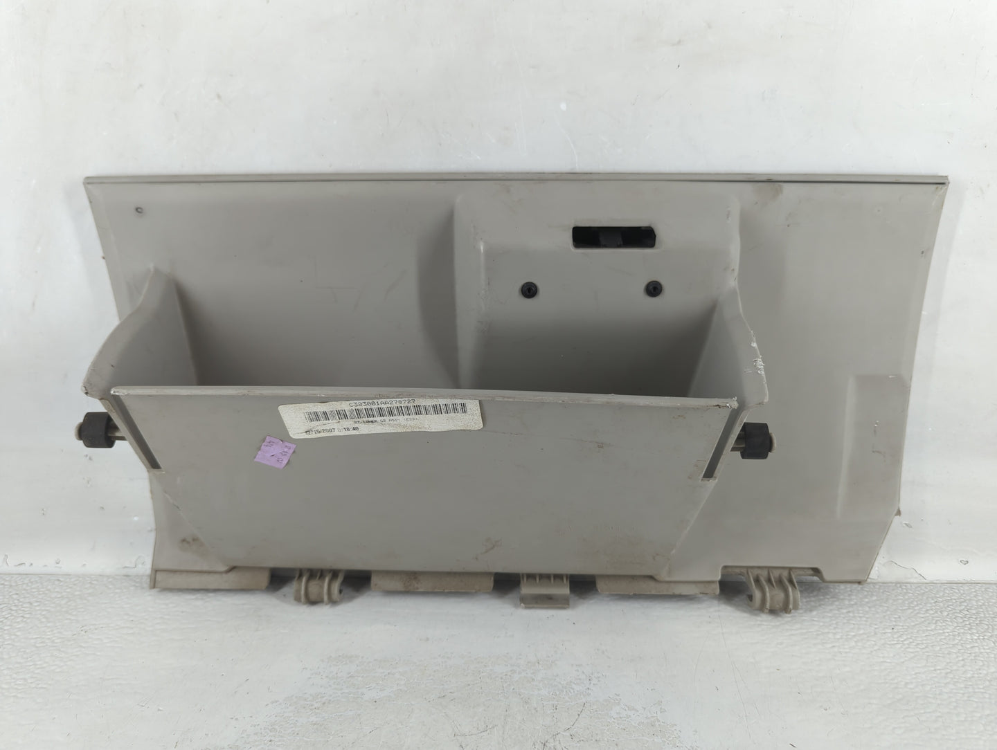 2008 Chrysler Town & Country Passenger Glove Box Door Storage Compartment 938684 - Oemusedautoparts1.com