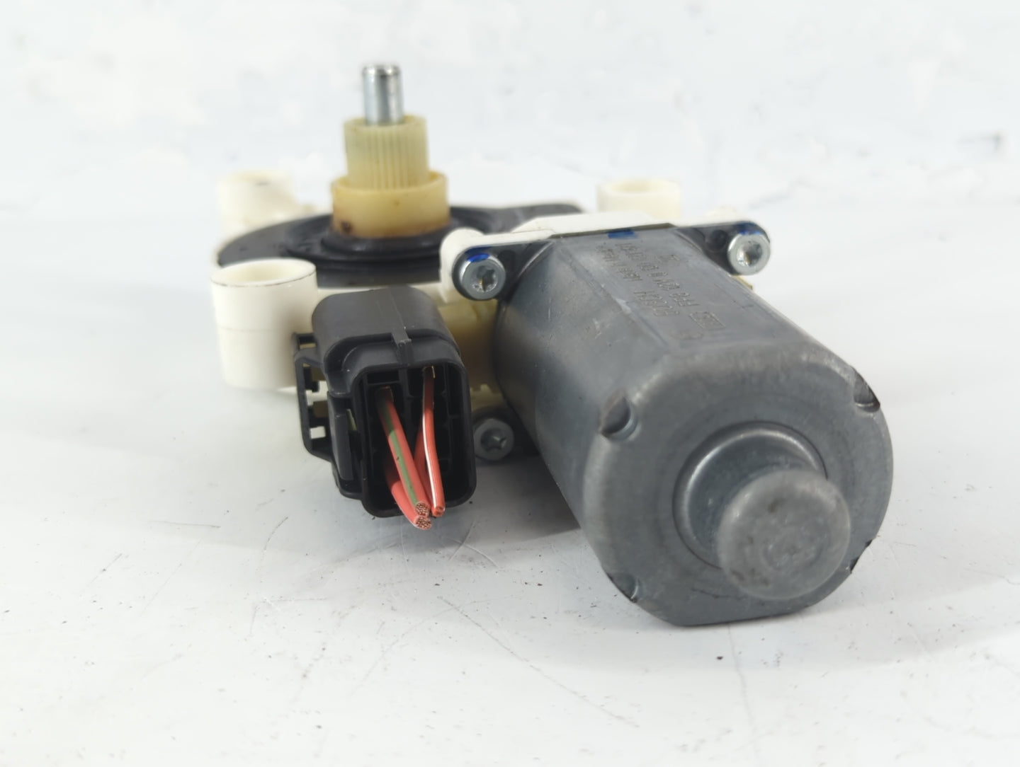 2008 Chrysler Town & Country Passenger Front Right Power Window Motor - Oemusedautoparts1.com