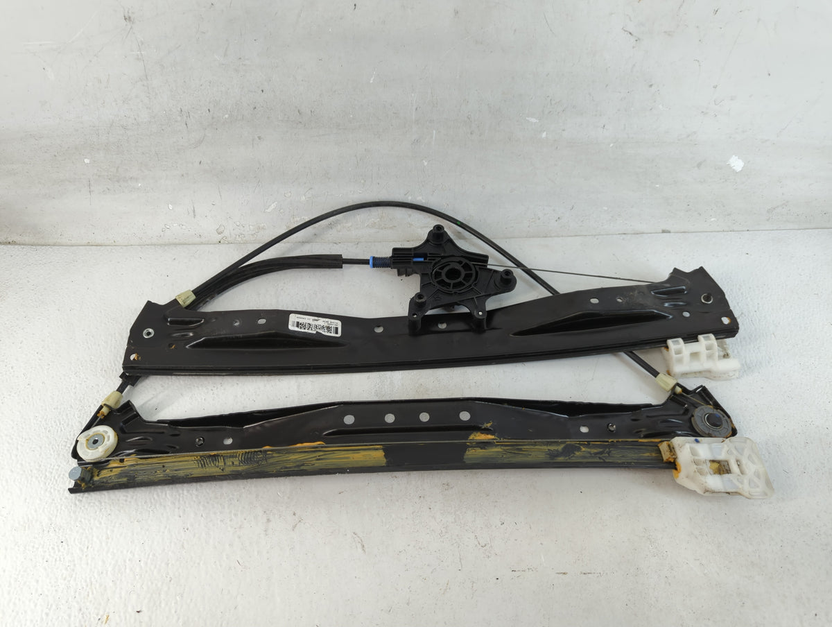 2008-2016 Chrysler Town & Country Used Window Regulator Passenger Front 938764 - Oemusedautoparts1.com