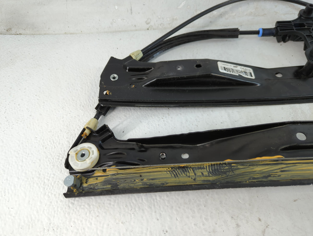 2008-2016 Chrysler Town & Country Used Window Regulator Passenger Front 938764 - Oemusedautoparts1.com