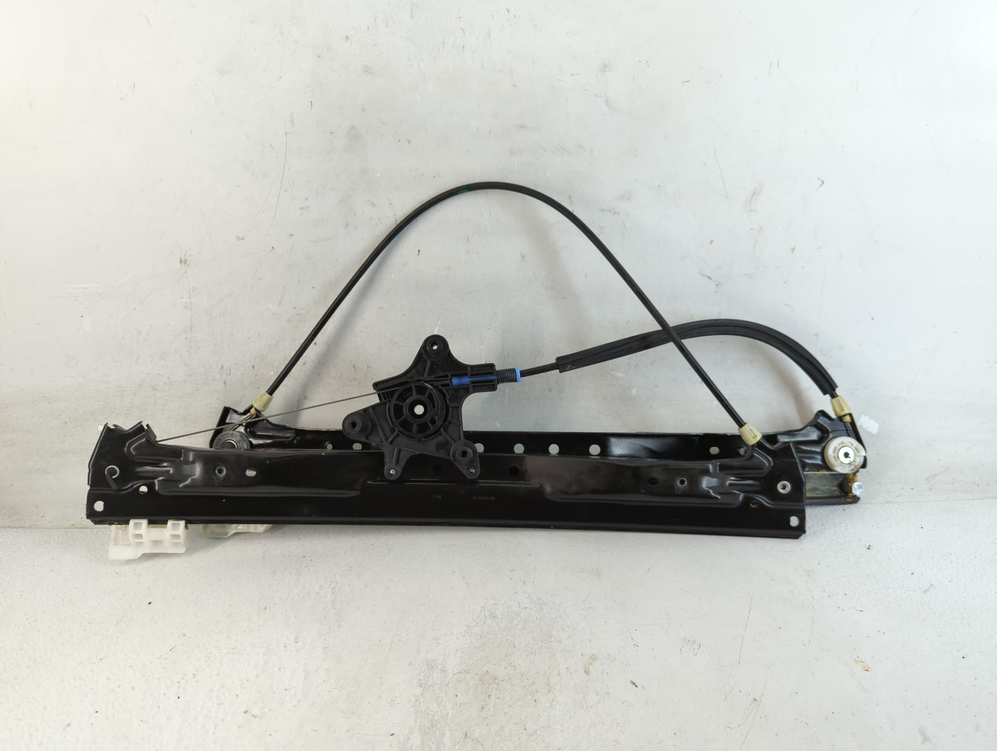 2008-2016 Chrysler Town & Country Driver Left Front Window Regulator - Oemusedautoparts1.com