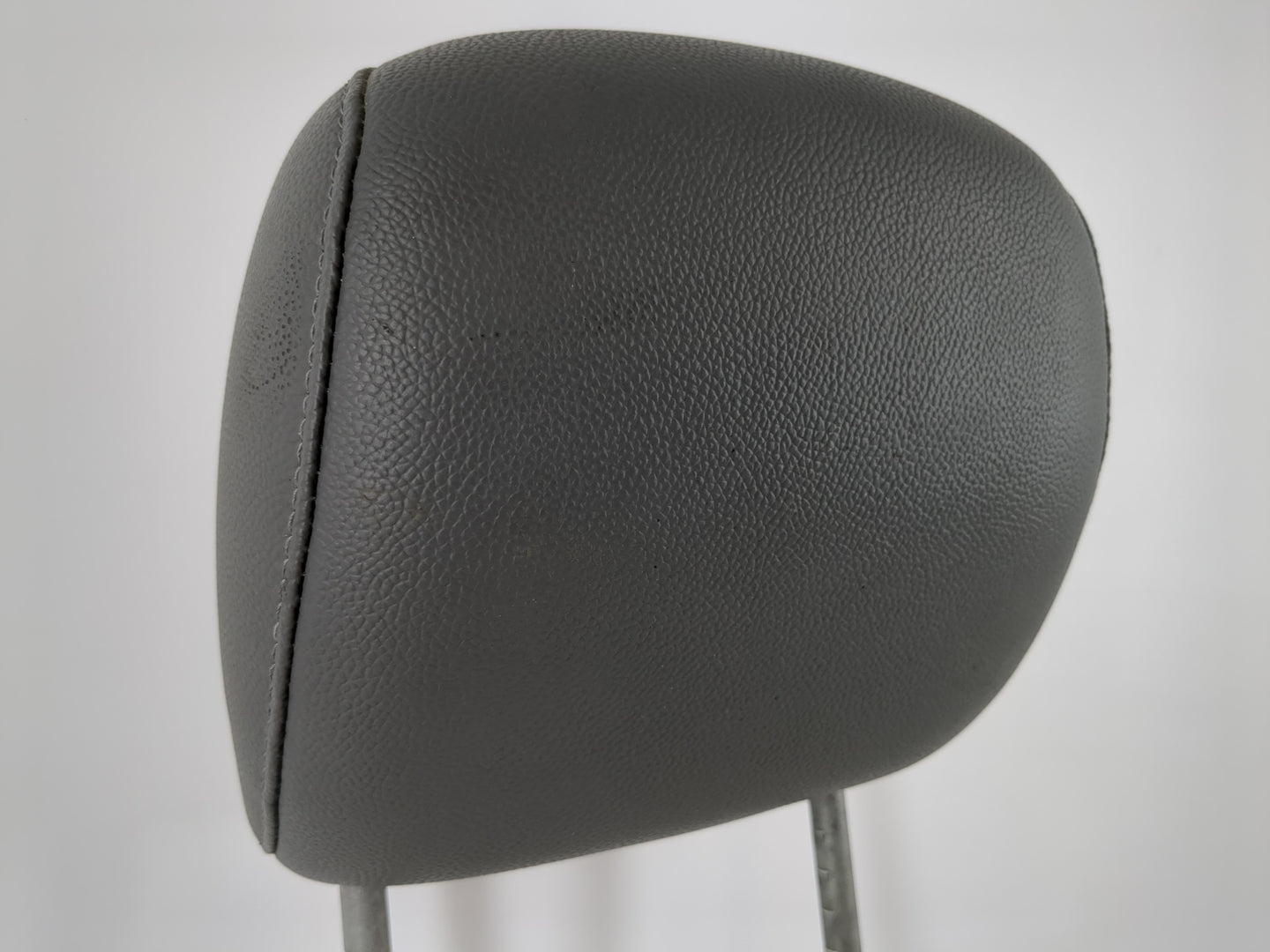 2008 Chrysler Town & Country Headrest Head Rest Front Driver Passenger Seat Fits OEM Used Auto Parts - Oemusedautoparts1.com
