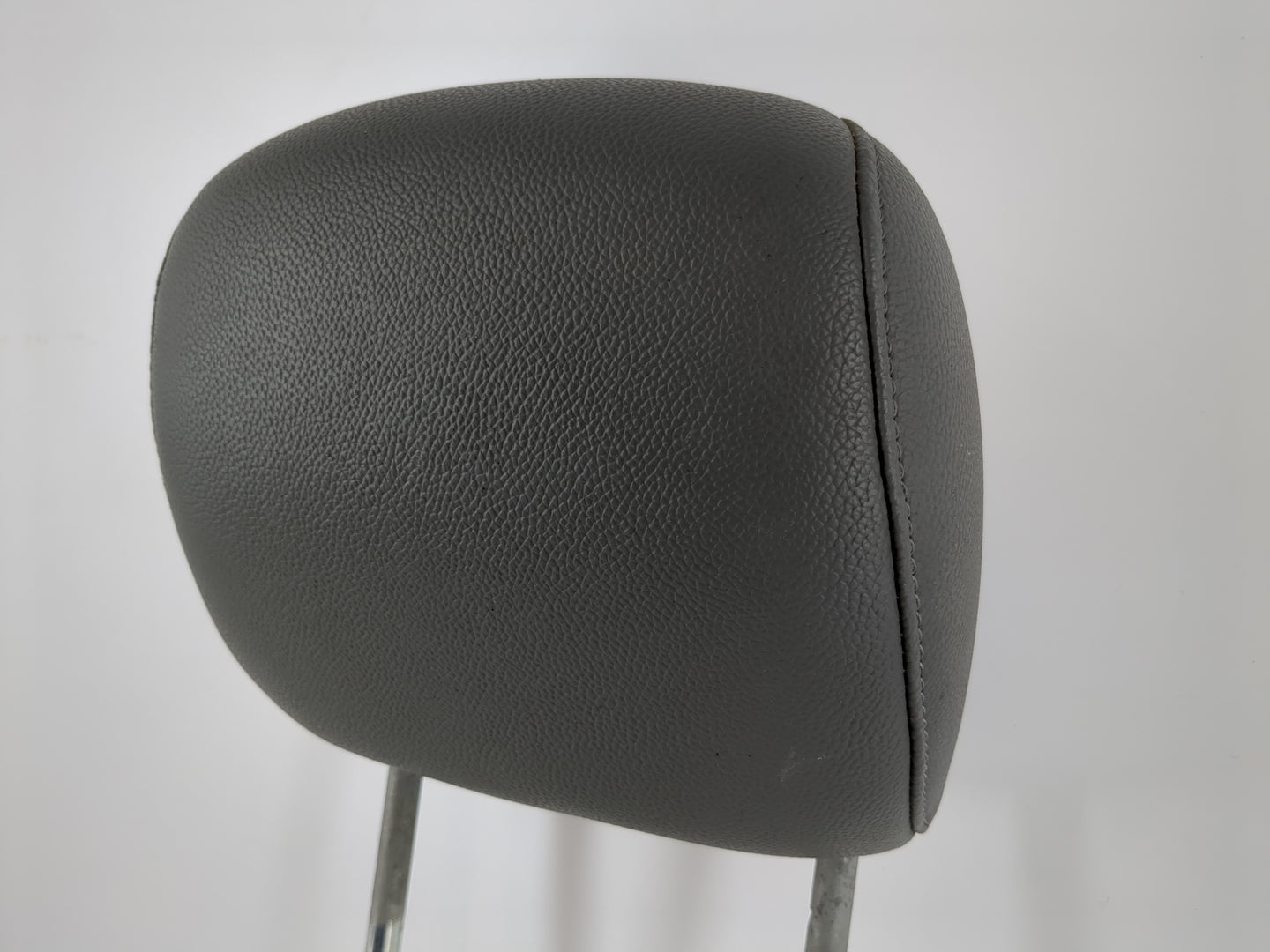 2008 Chrysler Town & Country Headrest Head Rest Front Driver Passenger Seat Fits OEM Used Auto Parts - Oemusedautoparts1.com