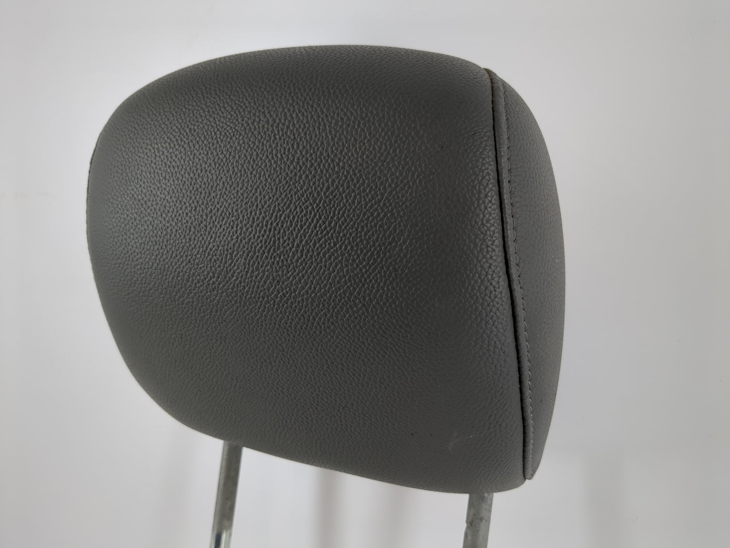 2008 Chrysler Town & Country Headrest Head Rest Front Driver Passenger Seat Fits OEM Used Auto Parts - Oemusedautoparts1.com