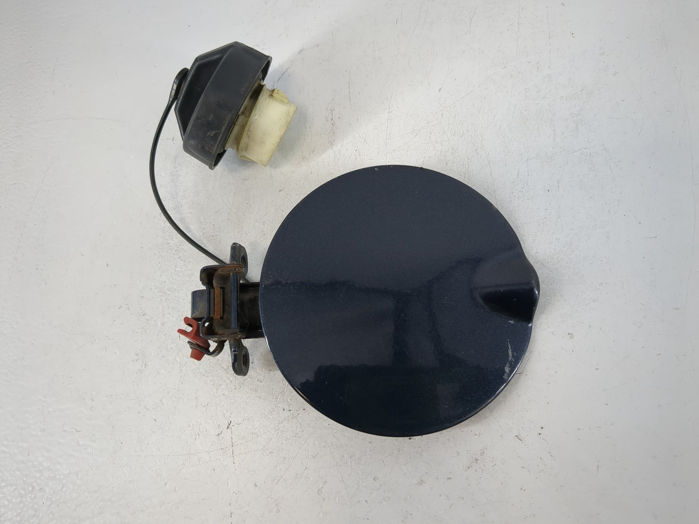 2008 Chrysler Town & Country Fuel Tank Door Lid Gas Tank Dark Blue - Oemusedautoparts1.com