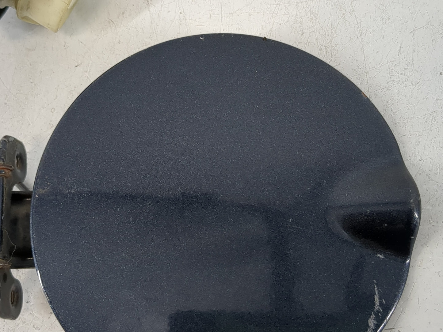 2008 Chrysler Town & Country Fuel Tank Door Lid Gas Tank Dark Blue - Oemusedautoparts1.com