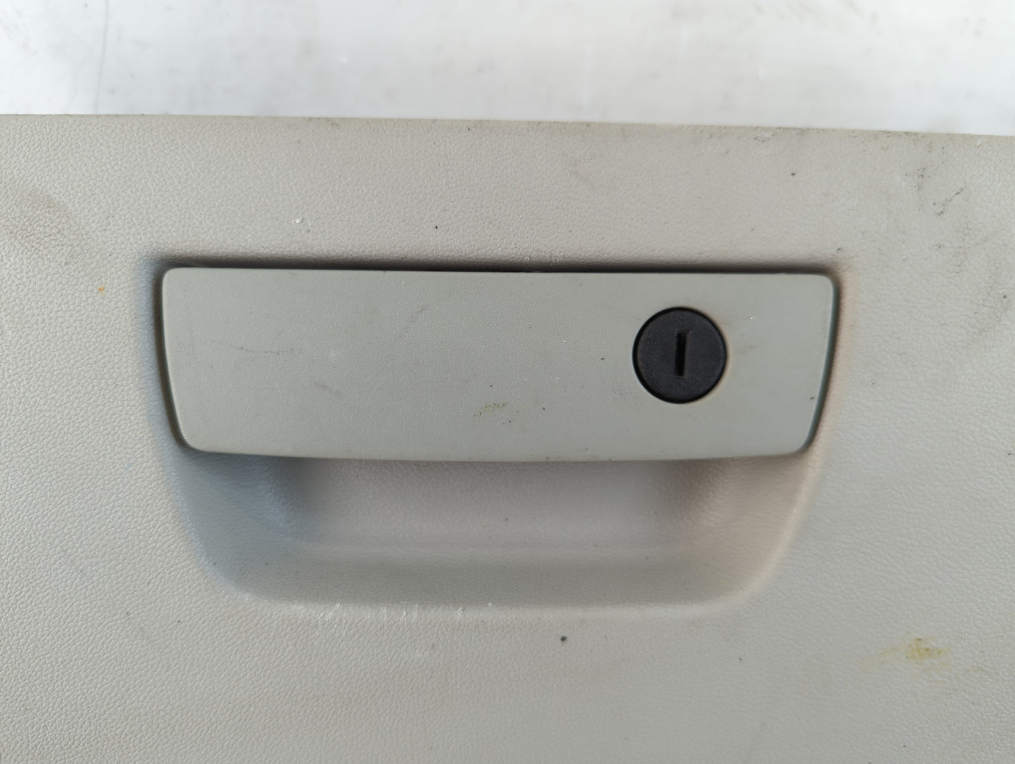2008 Chrysler Town & Country Passenger Glove Box Door Storage Compartment 938781 - Oemusedautoparts1.com