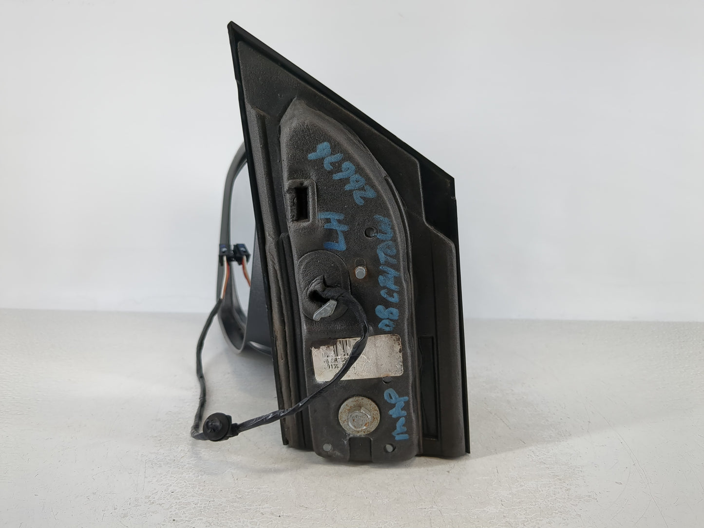 2008 Chrysler Town & Country Driver Left Side View Manual Door Mirror - Oemusedautoparts1.com