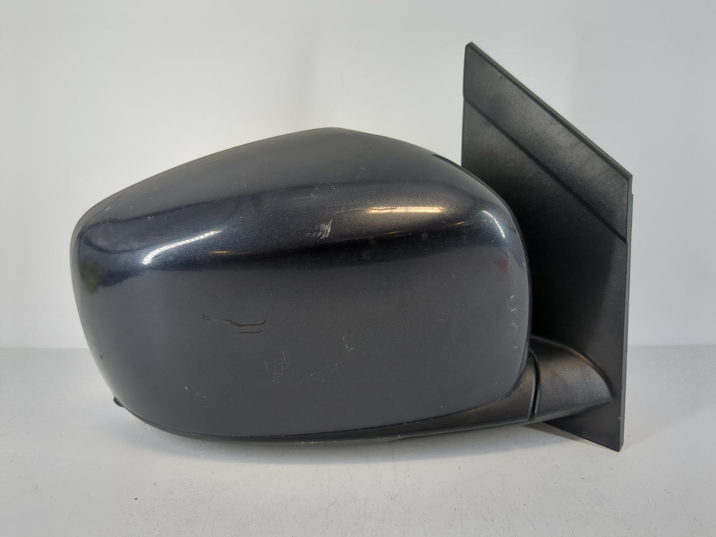 2008 Chrysler Town & Country Passenger Right Side View Manual Door Mirror - Oemusedautoparts1.com
