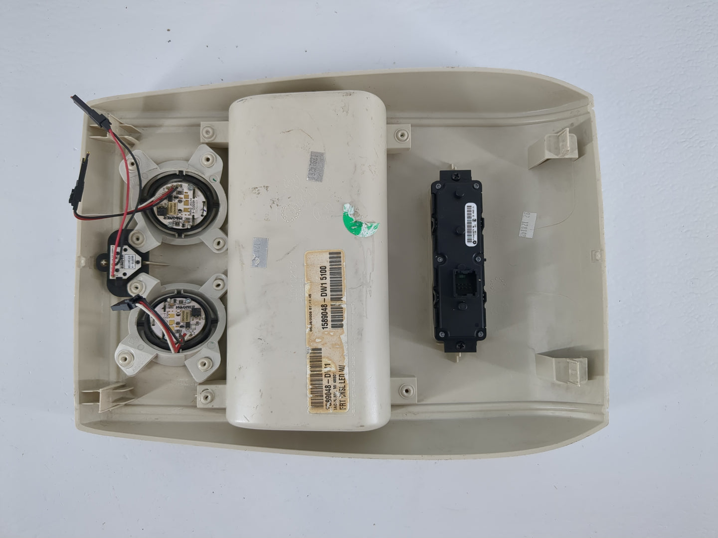 2008 Chrysler Town & Country Overhead Roof Console Interior Dome Light - Oemusedautoparts1.com