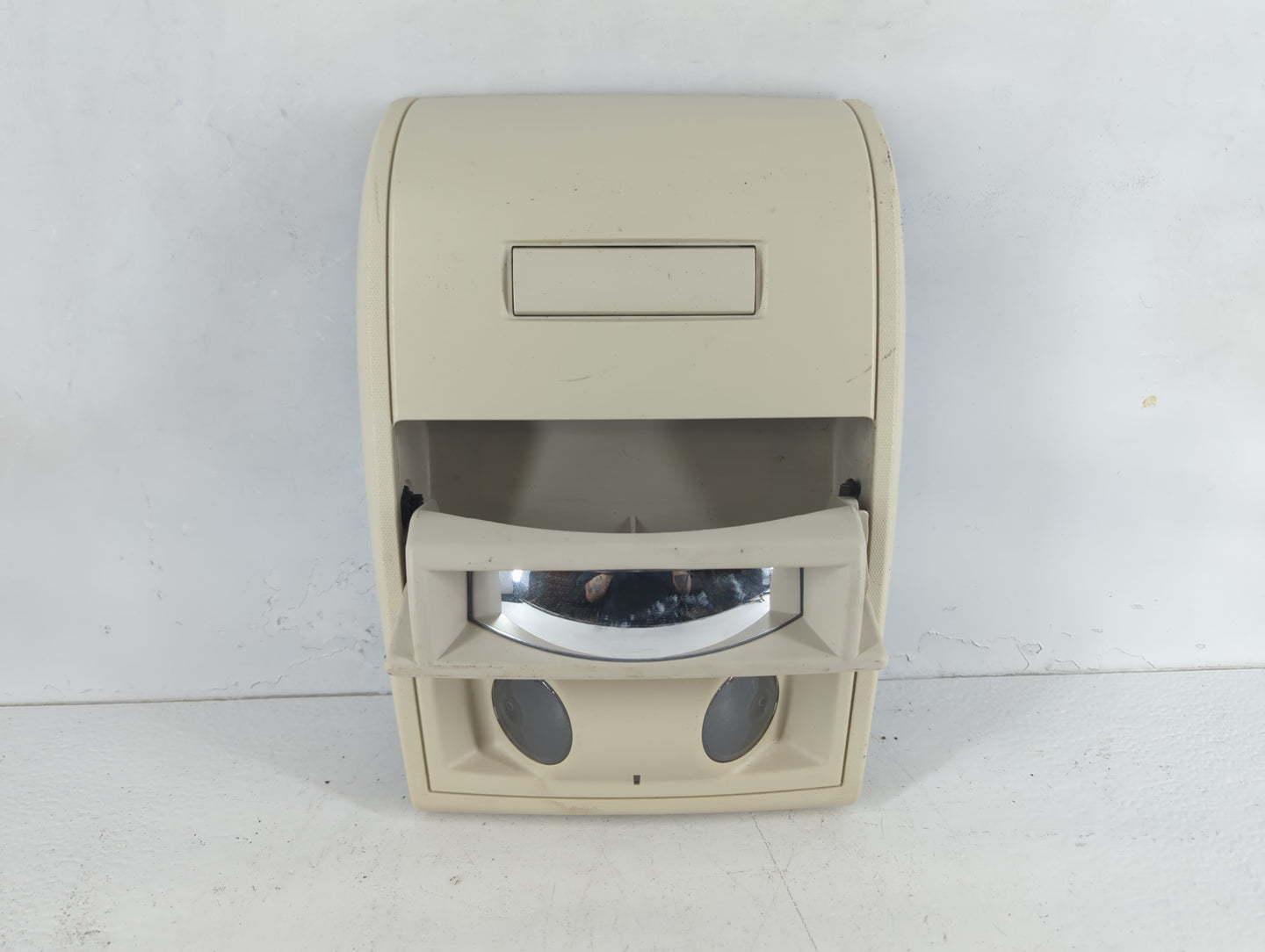 2008 Chrysler Town & Country Overhead Roof Console Interior Dome Light - Oemusedautoparts1.com