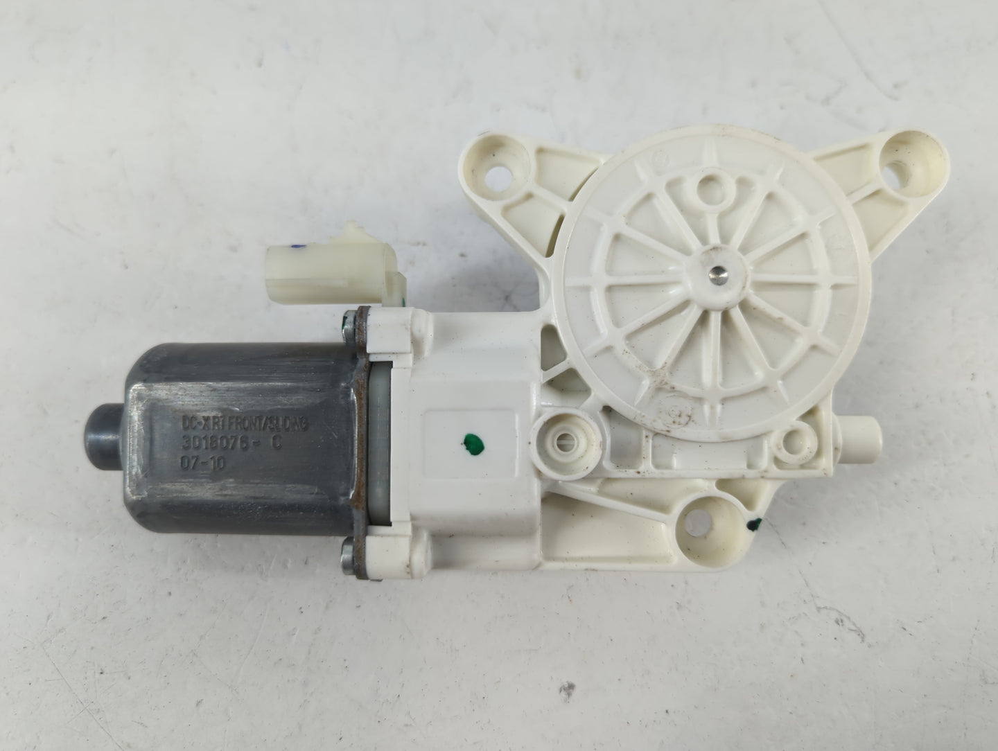2008 Chrysler Town & Country Passenger Front Right Power Window Motor - Oemusedautoparts1.com
