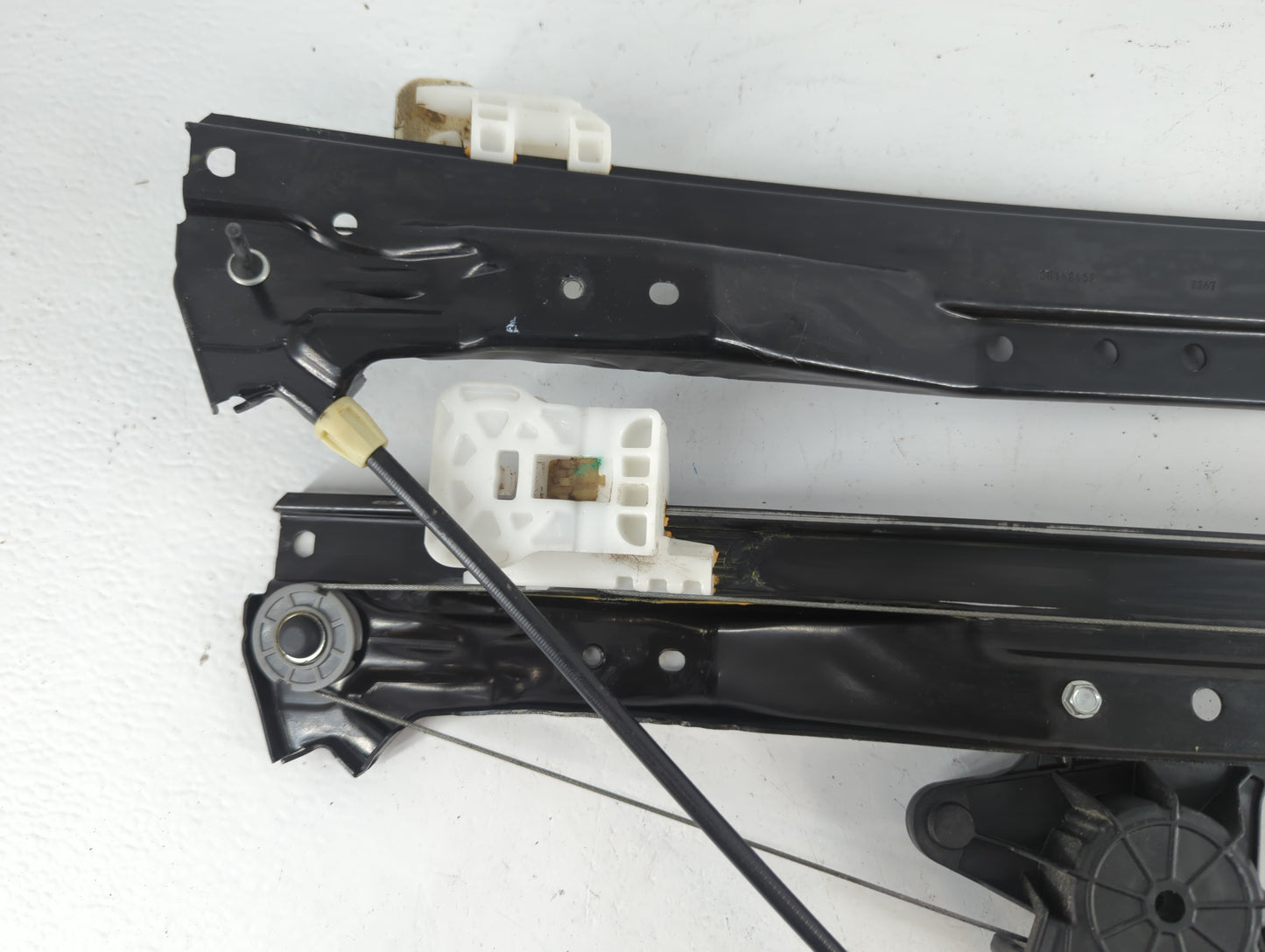 2008-2016 Chrysler Town & Country Used Window Regulator Passenger Front 938947 - Oemusedautoparts1.com