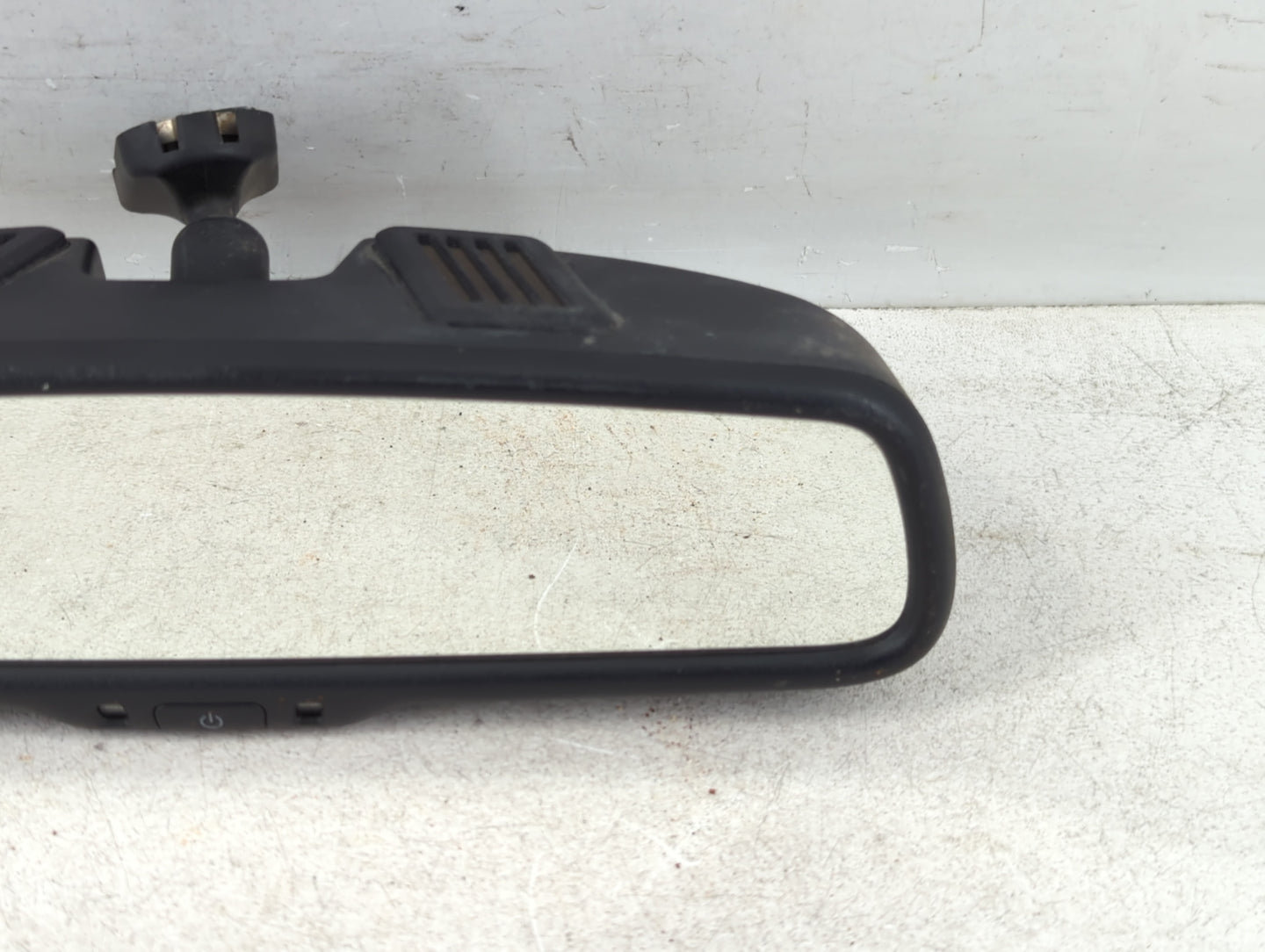 2008 Chrysler Town & Country Interior Rear View Mirror Replacement OEM Fits OEM Used Auto Parts - Oemusedautoparts1.com