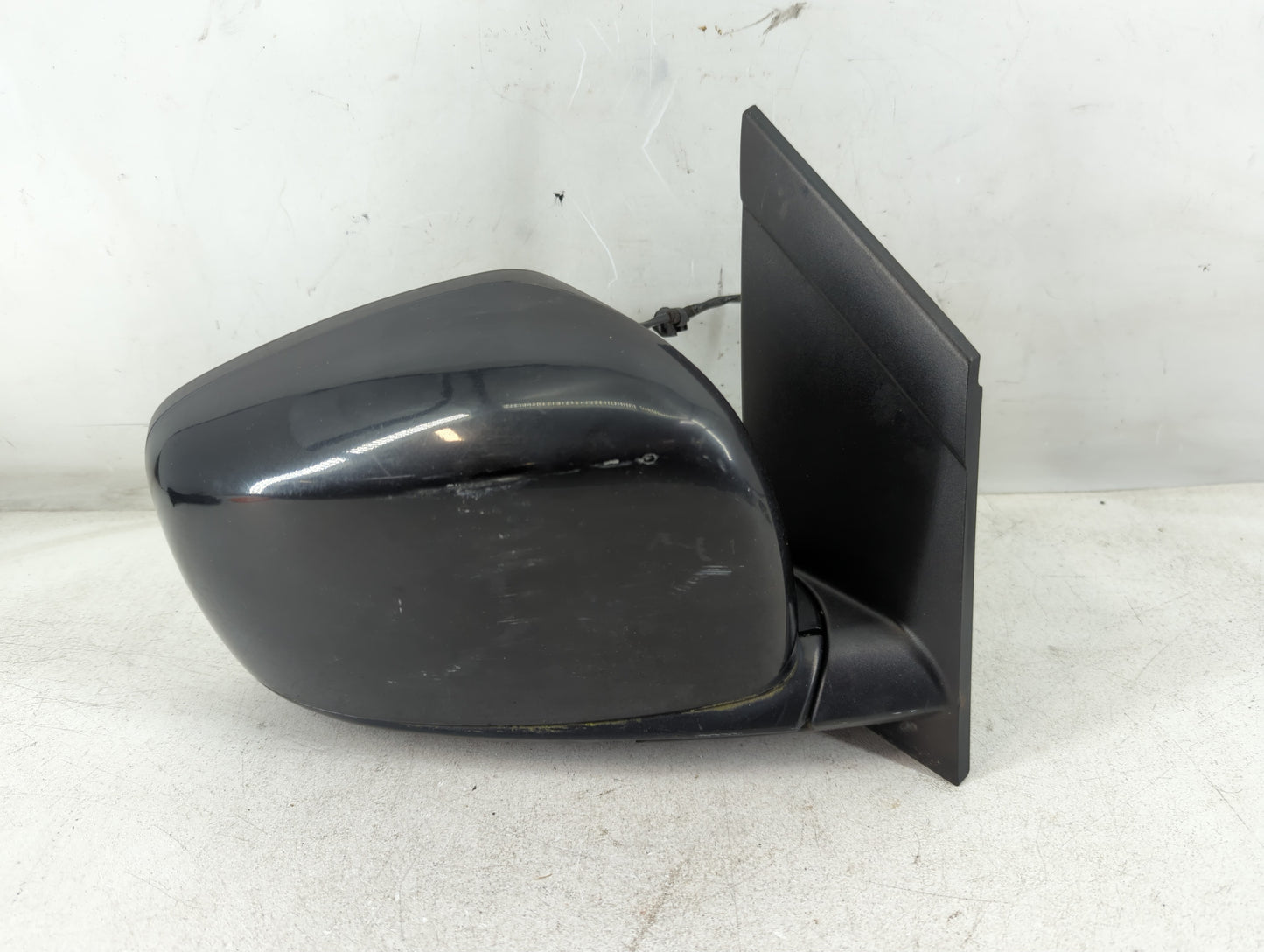2008 Chrysler Town & Country Driver Left Side View Manual Door Mirror - Oemusedautoparts1.com