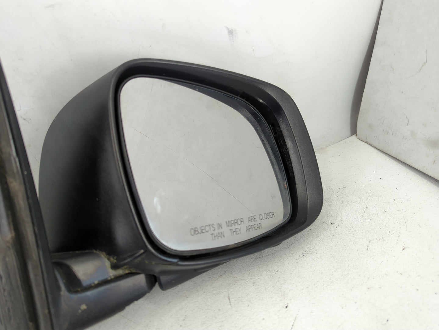2008 Chrysler Town & Country Driver Left Side View Manual Door Mirror - Oemusedautoparts1.com