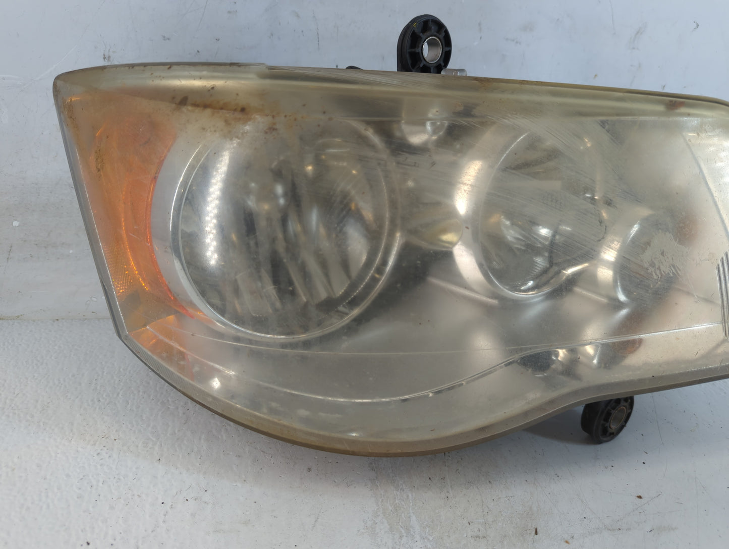 2005-2009 Chrysler Town & Country Passenger Right Oem Front Light Lamp - Oemusedautoparts1.com