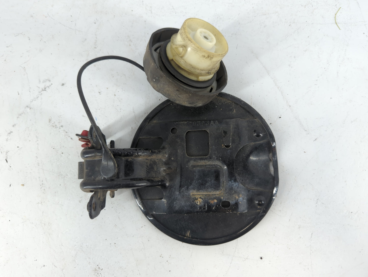 2008 Chrysler Town & Country Fuel Tank Door Lid Gas Tank - Oemusedautoparts1.com