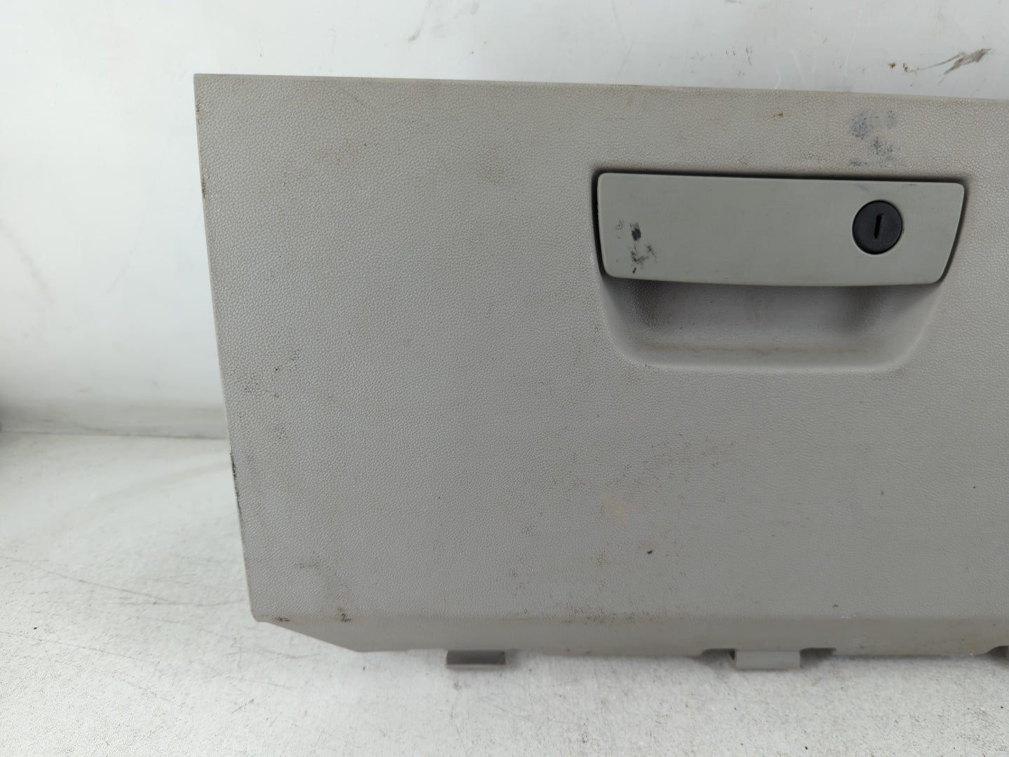 2008 Chrysler Town & Country Passenger Glove Box Door Storage Compartment 939348 - Oemusedautoparts1.com