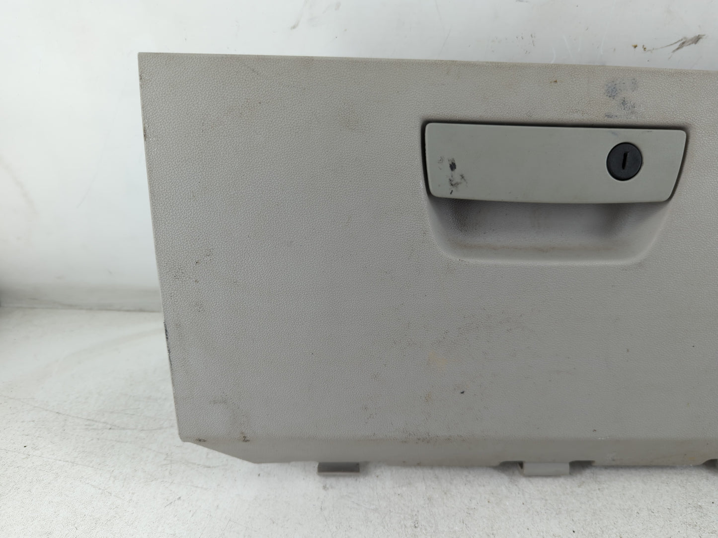 2008 Chrysler Town & Country Passenger Glove Box Door Storage Compartment 939348 - Oemusedautoparts1.com