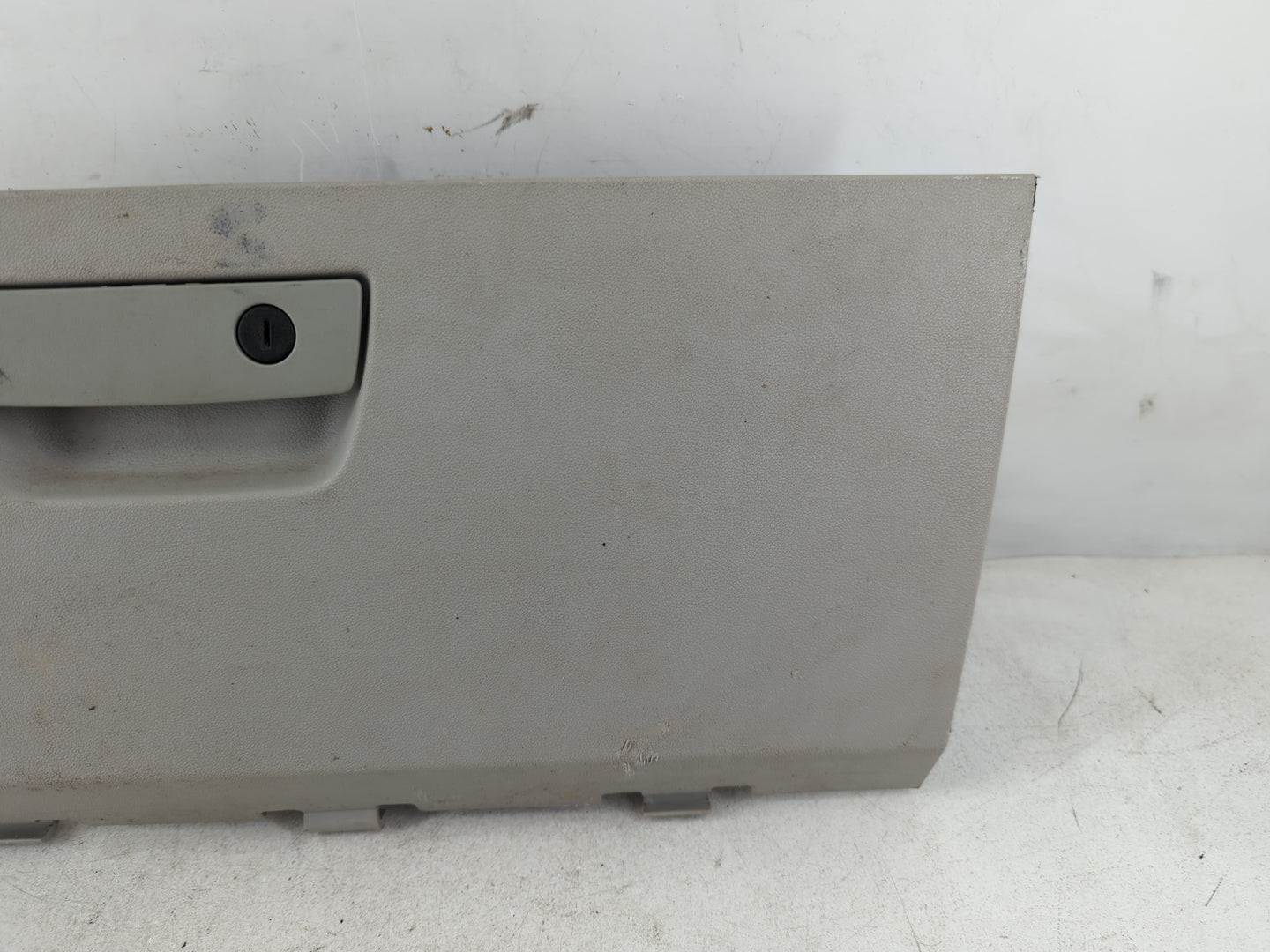 2008 Chrysler Town & Country Passenger Glove Box Door Storage Compartment 939348 - Oemusedautoparts1.com