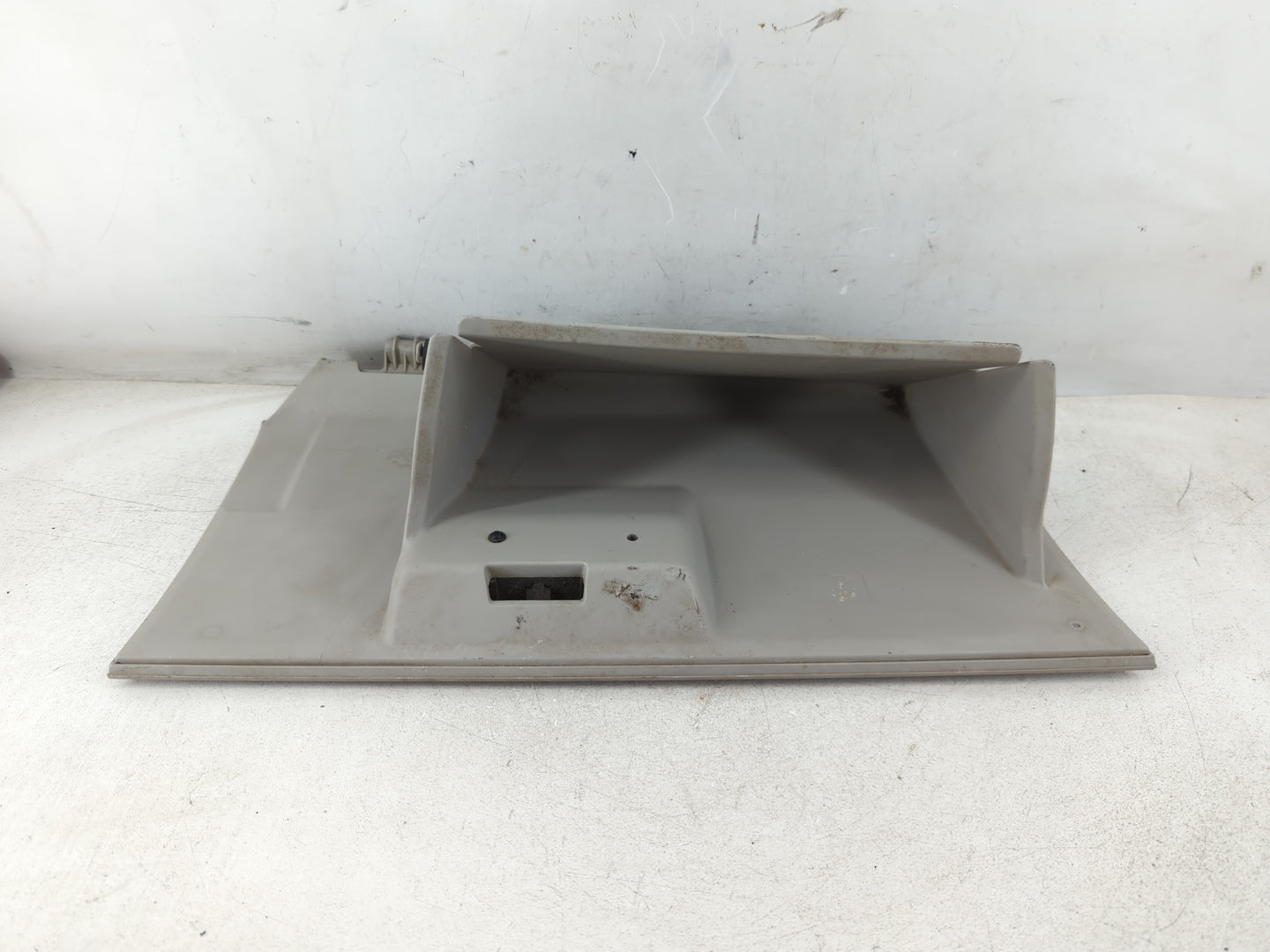 2008 Chrysler Town & Country Passenger Glove Box Door Storage Compartment 939348 - Oemusedautoparts1.com