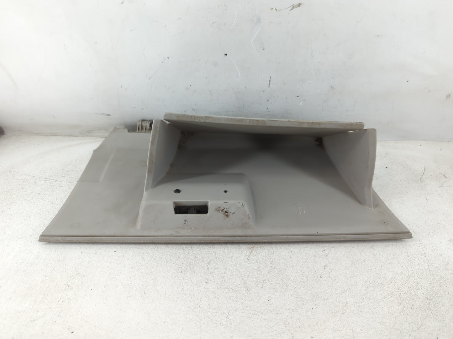 2008 Chrysler Town & Country Passenger Glove Box Door Storage Compartment 939348 - Oemusedautoparts1.com