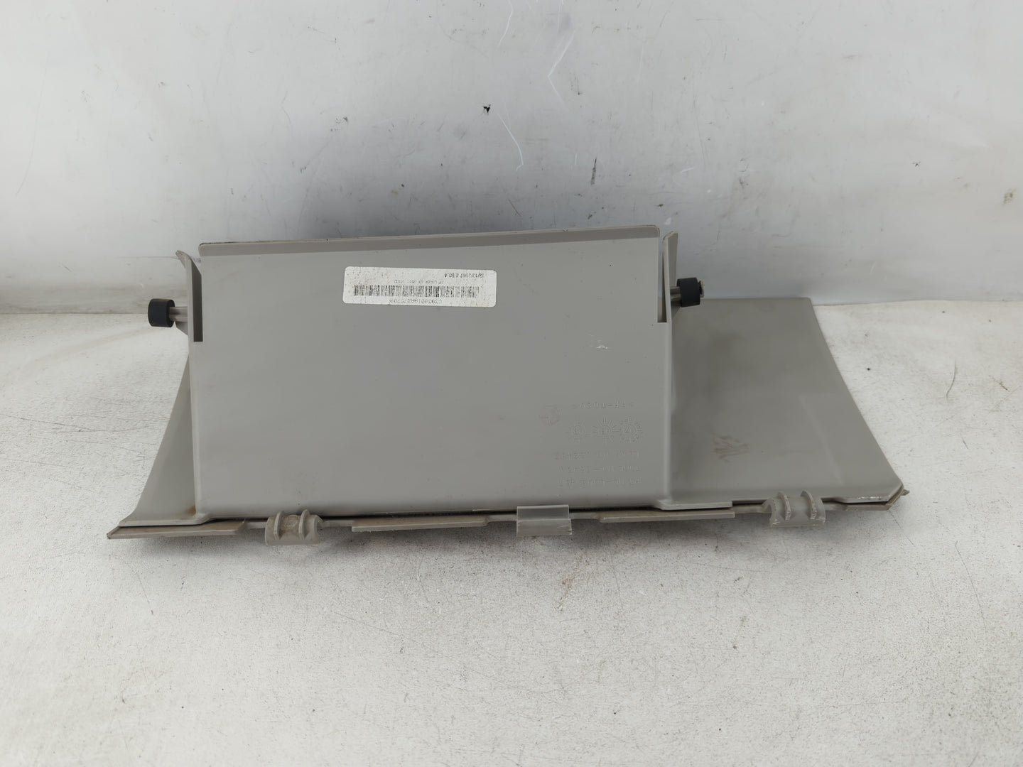 2008 Chrysler Town & Country Passenger Glove Box Door Storage Compartment 939348 - Oemusedautoparts1.com