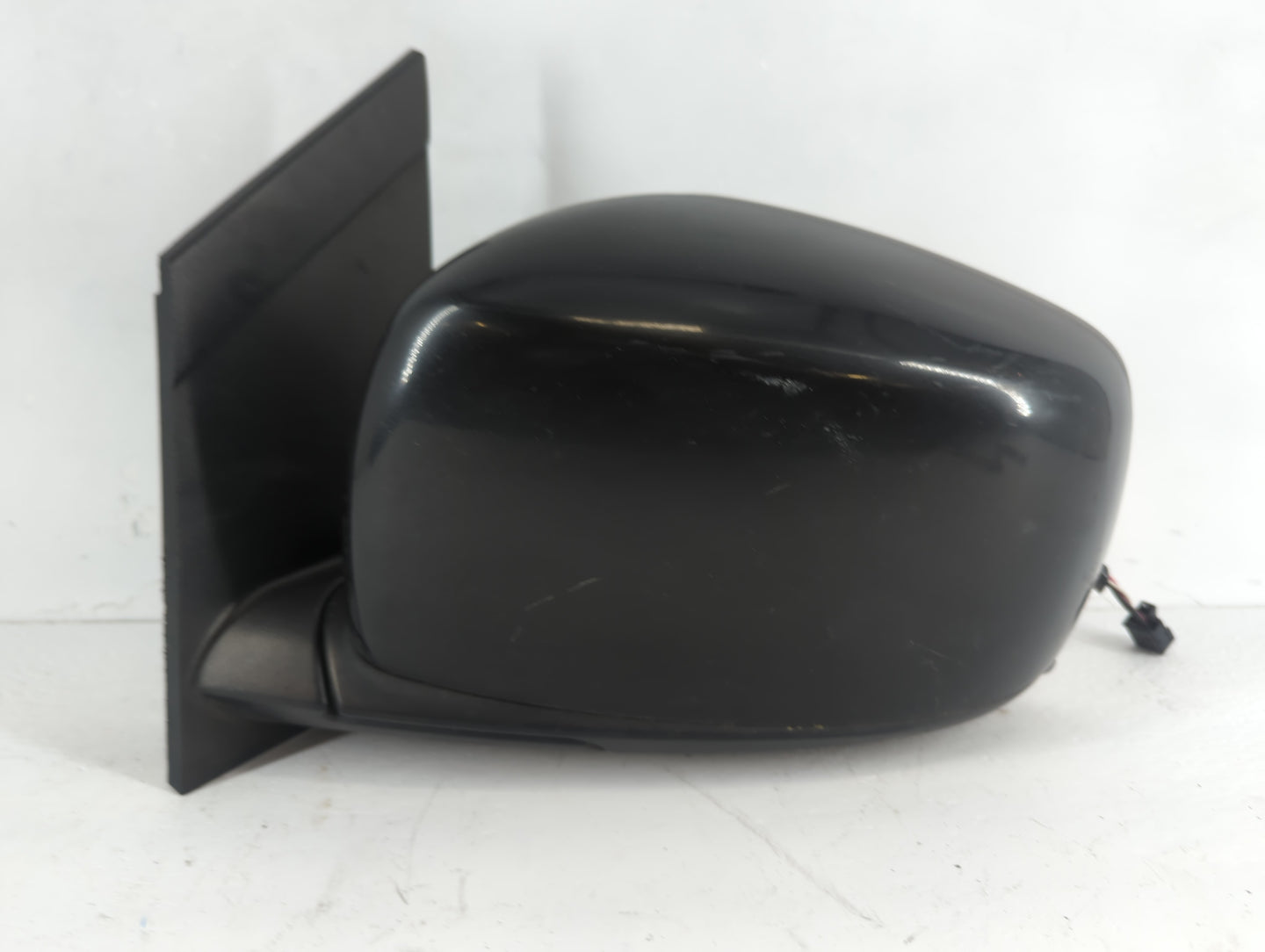 2008 Chrysler Town & Country Passenger Right Side View Manual Door Mirror - Oemusedautoparts1.com