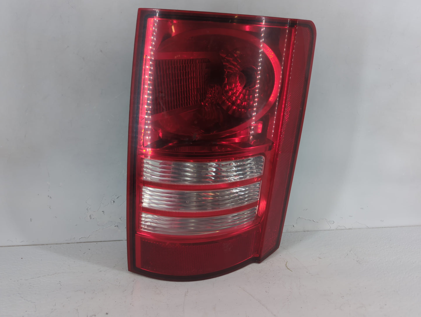 2008-2010 Chrysler Town & Country Tail Light Assembly Passenger Right OEM Fits Fits 2008 2009 2010 OEM Used Auto Parts - Oem