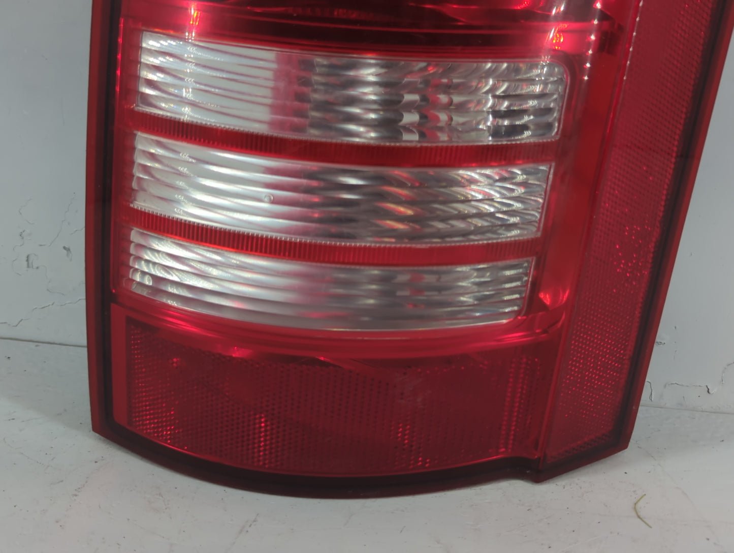 2008-2010 Chrysler Town & Country Tail Light Assembly Passenger Right OEM Fits Fits 2008 2009 2010 OEM Used Auto Parts - Oem