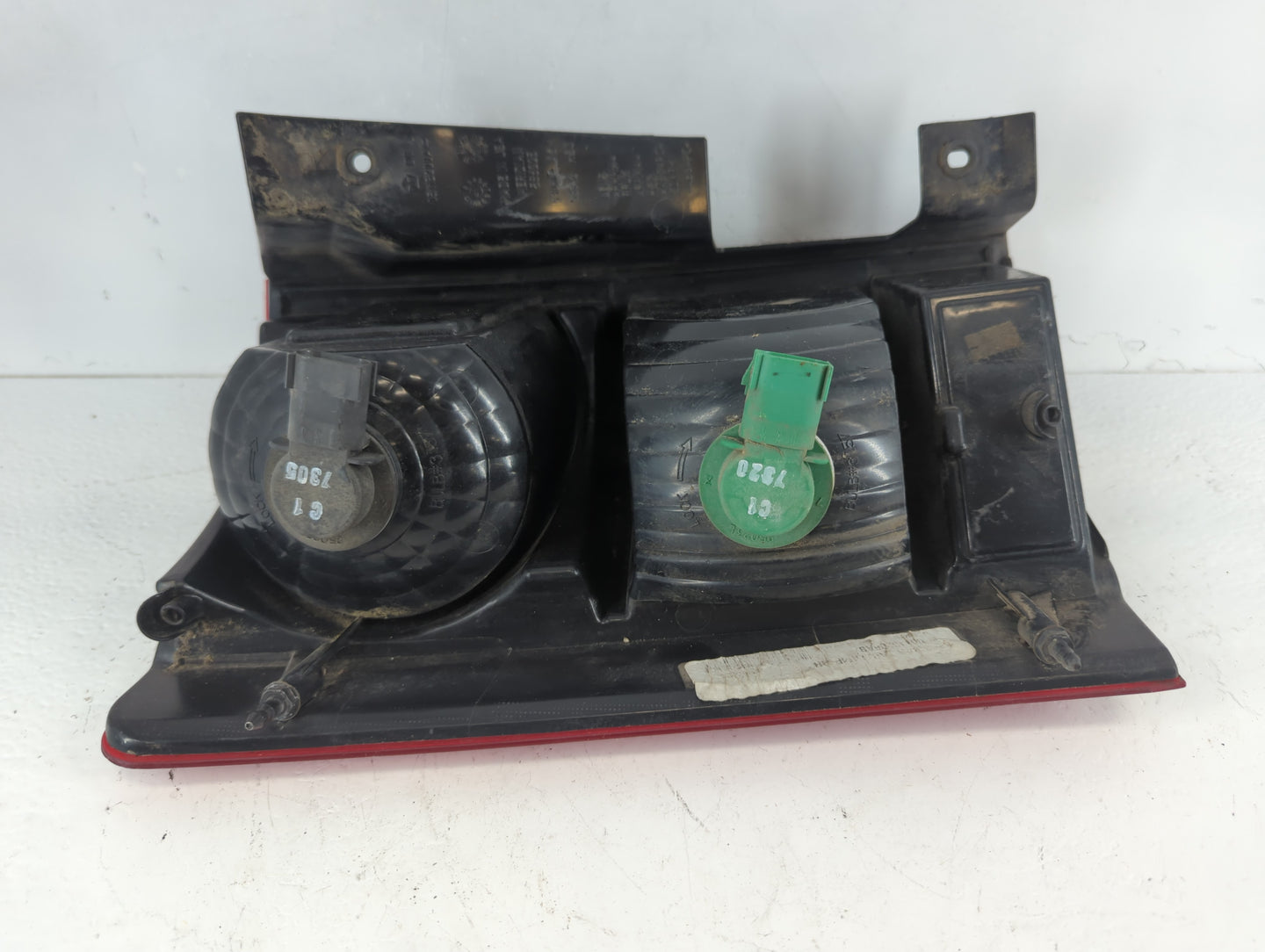 2008-2010 Chrysler Town & Country Tail Light Assembly Passenger Right OEM Fits Fits 2008 2009 2010 OEM Used Auto Parts - Oem