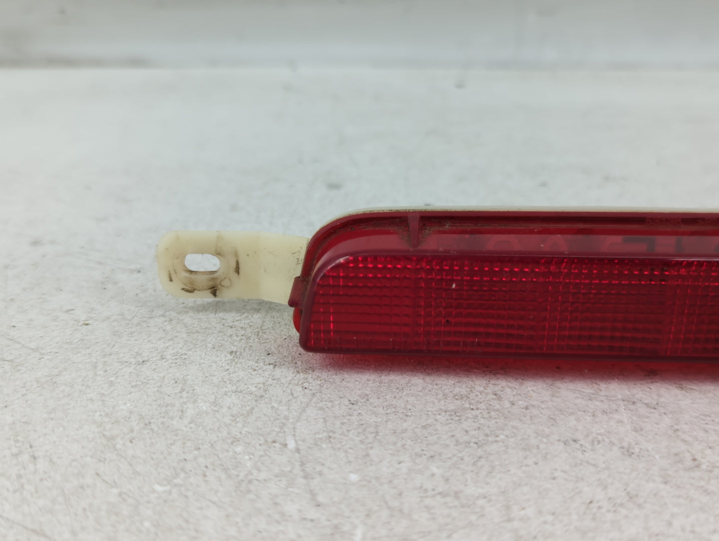 2008 Chrysler Town & Country Third Brake Light Tail Light Fits OEM Used Auto Parts - Oemusedautoparts1.com