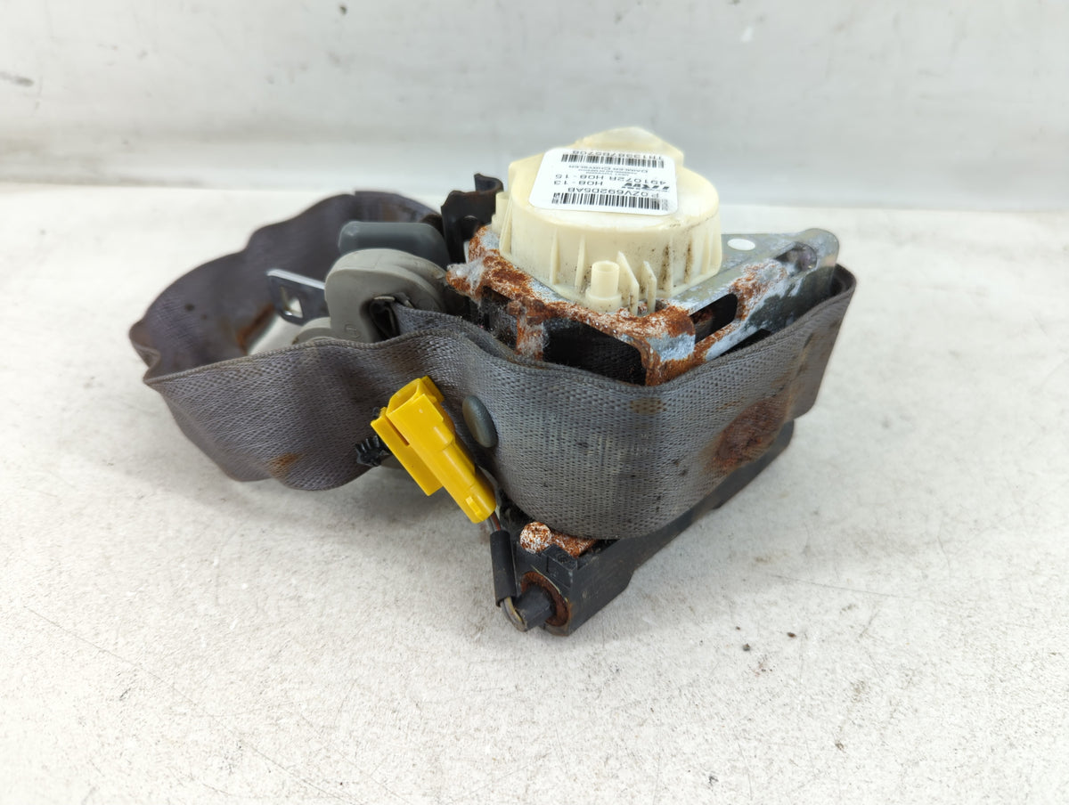 2008-2010 Chrysler Town & Country Passenger Front Seatbelt Retractor 939400 - Oemusedautoparts1.com