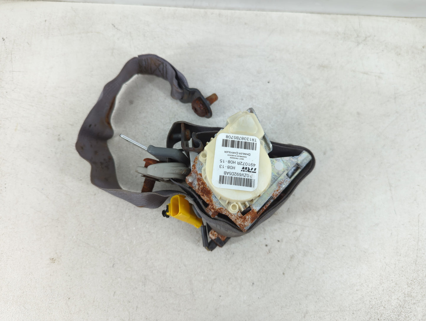 2008-2010 Chrysler Town & Country Passenger Front Seatbelt Retractor 939400 - Oemusedautoparts1.com